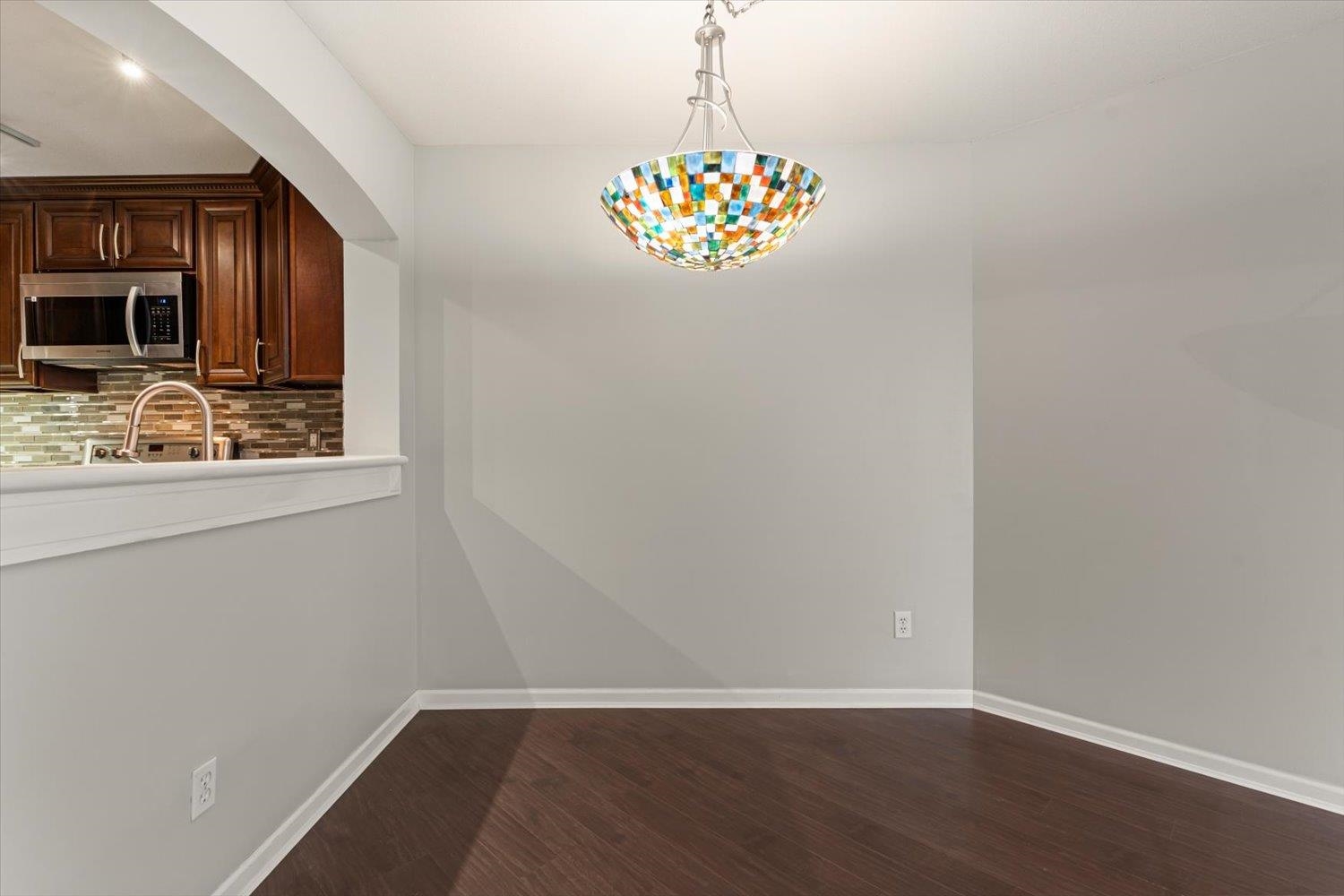 418 1242 TOWN CENTRE BOULEVARD