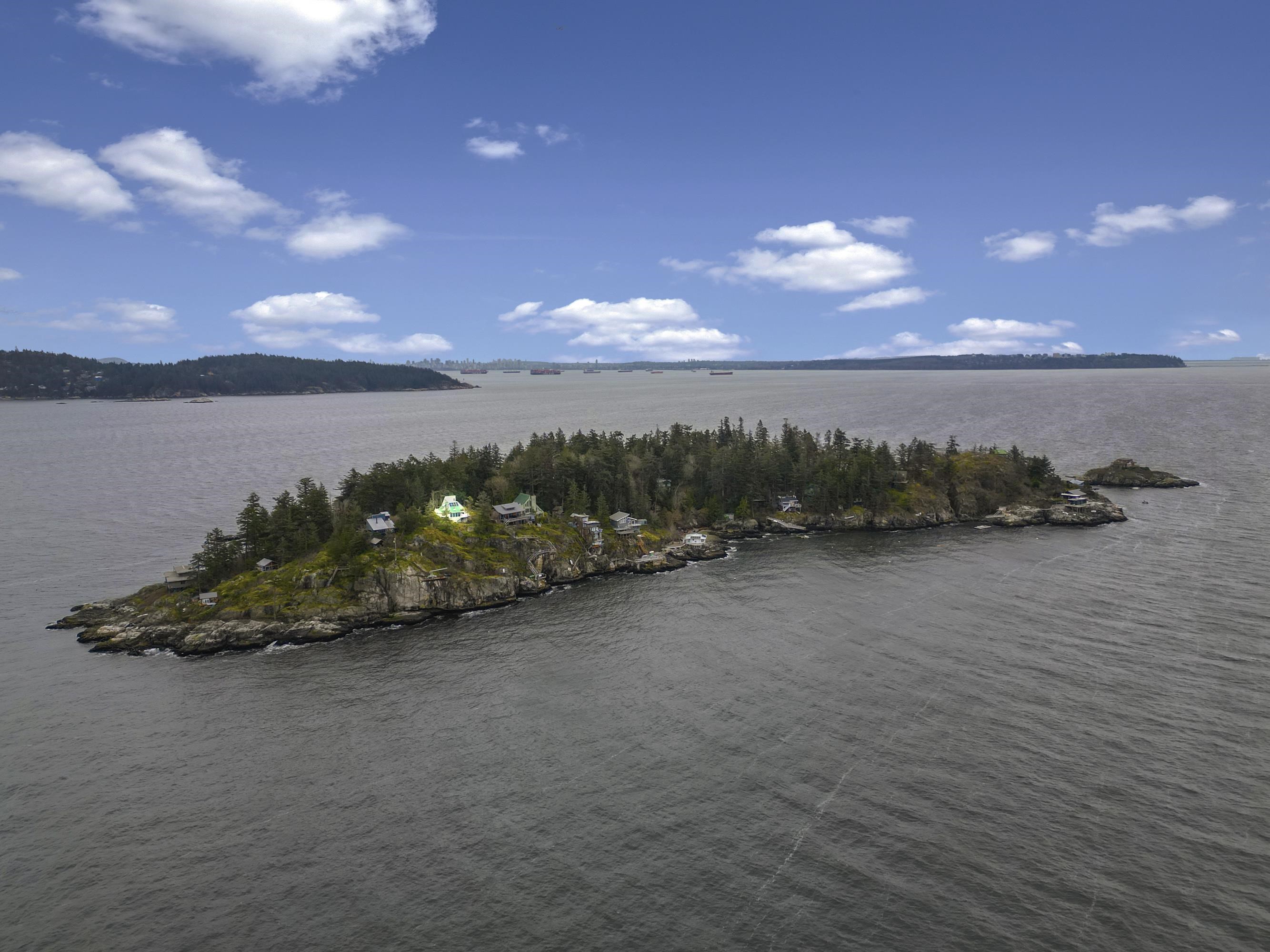28 PASSAGE ISLAND