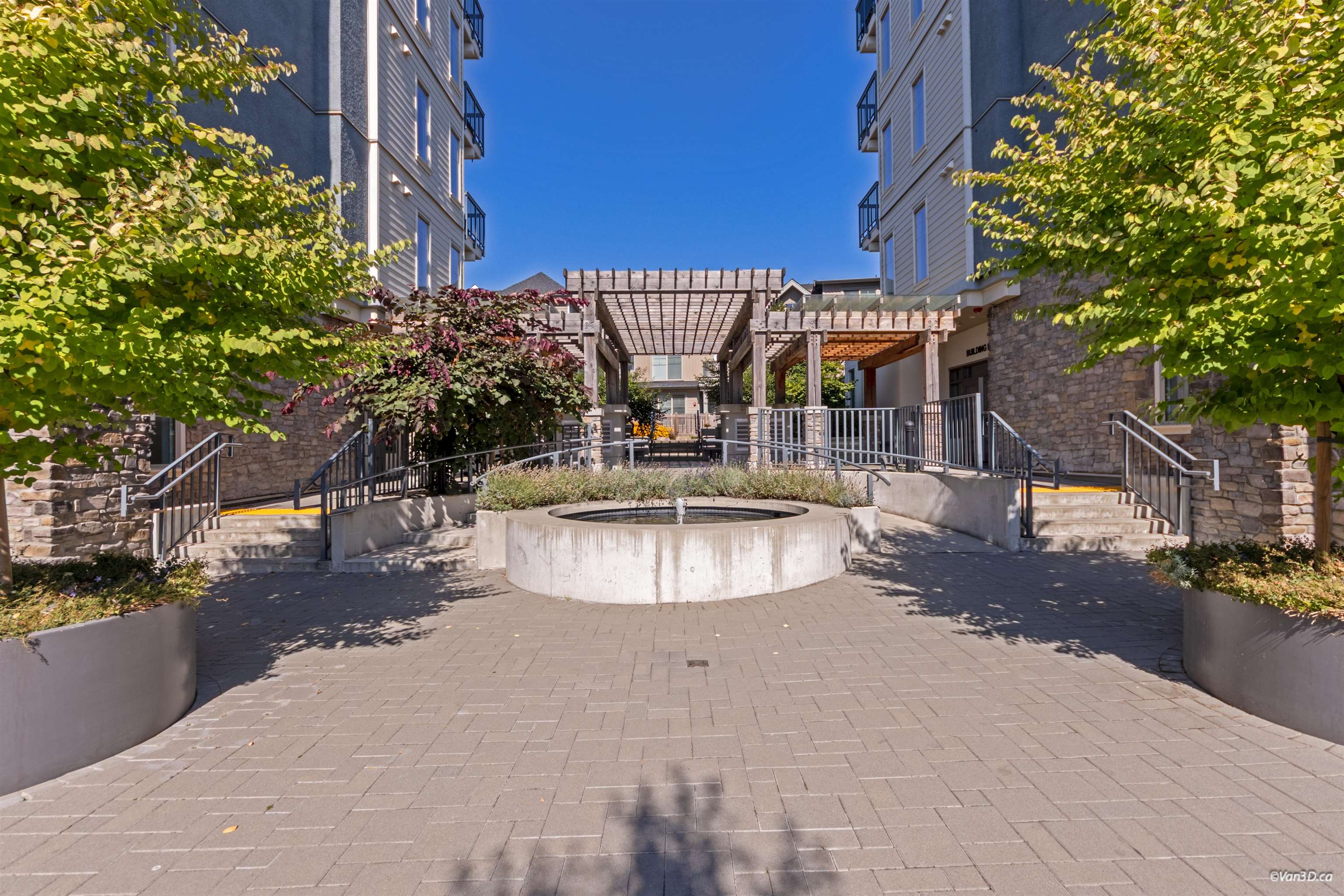 A502 20487 65 AVENUE