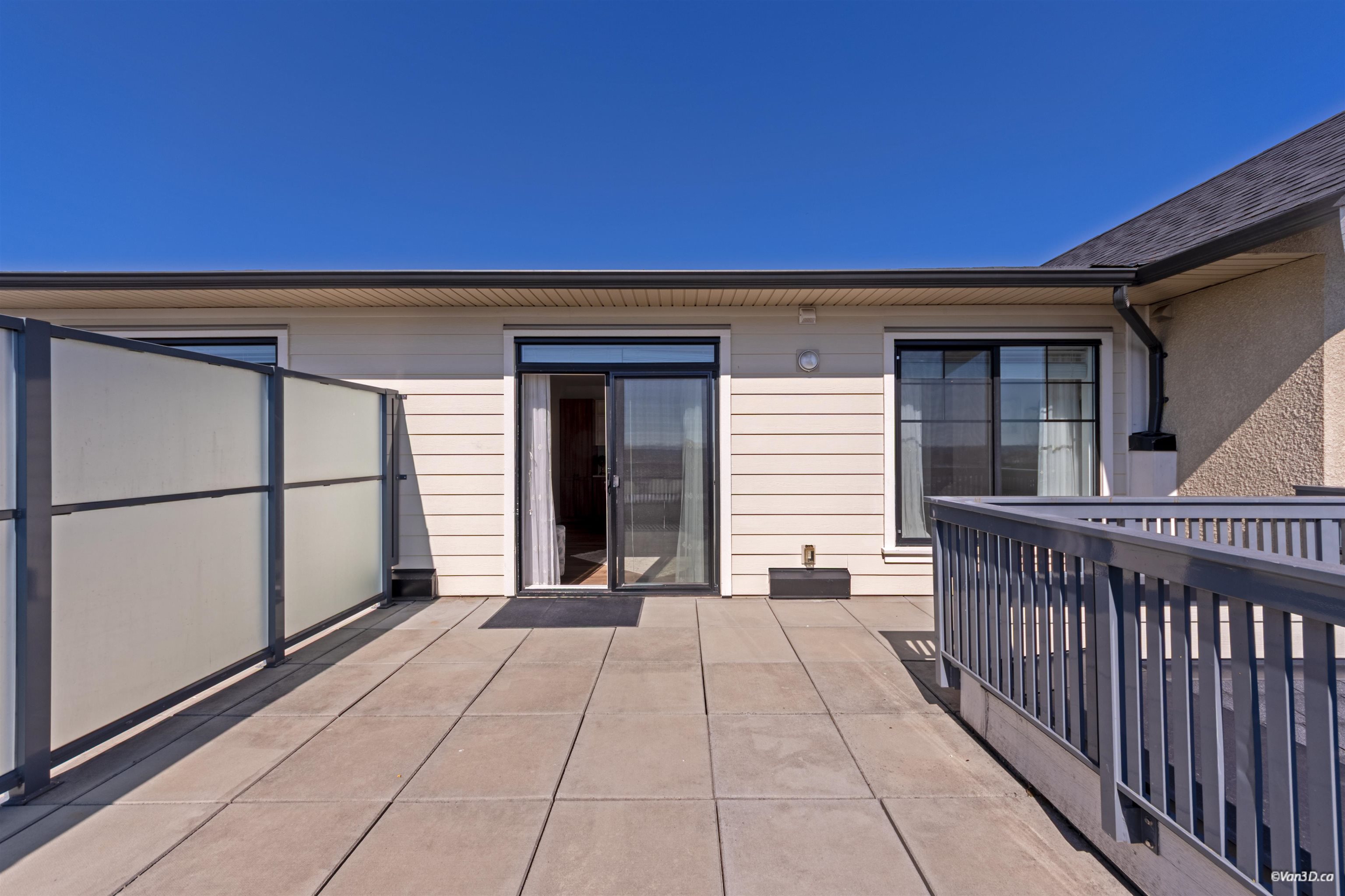 A502 20487 65 AVENUE