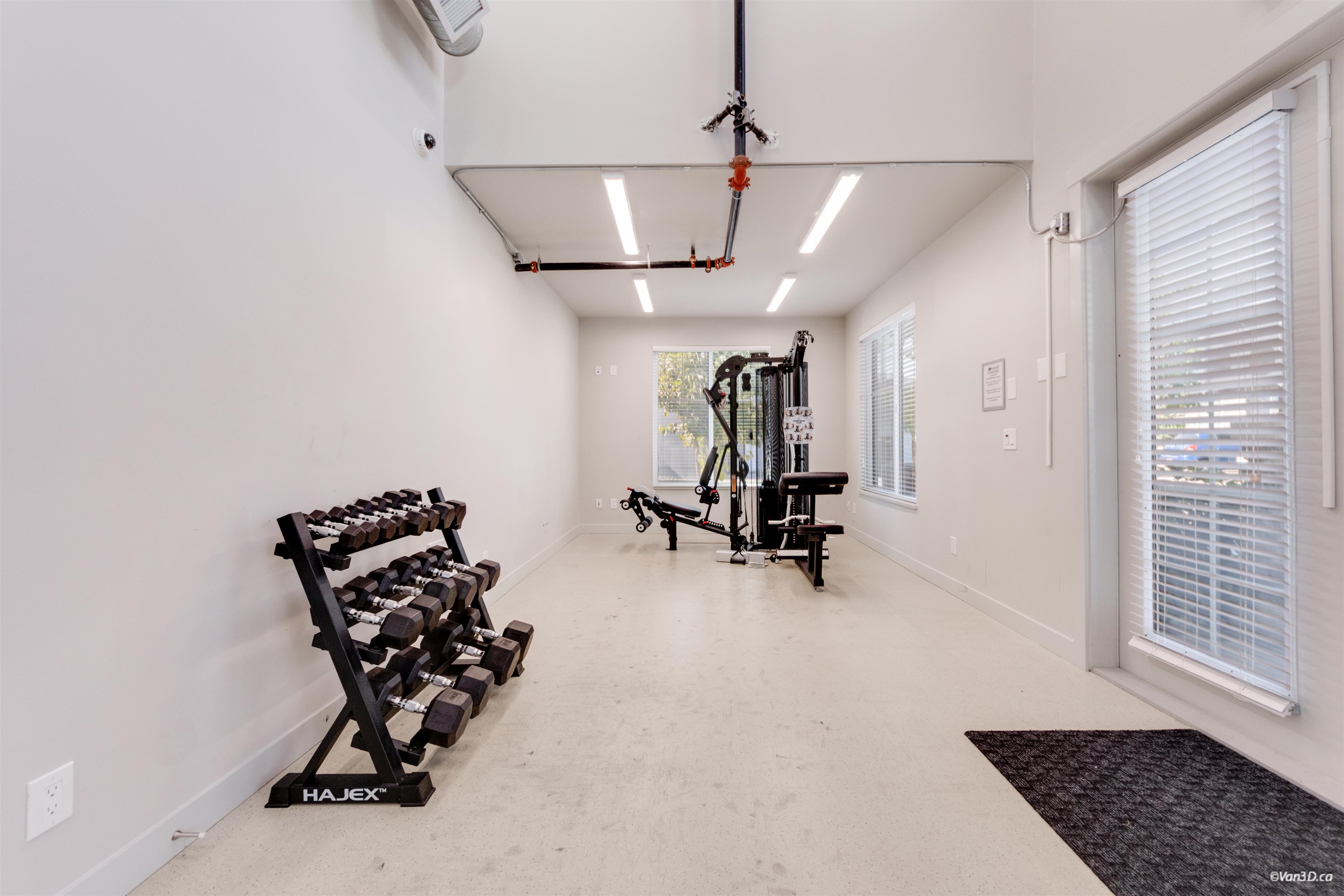 A502 20487 65 AVENUE