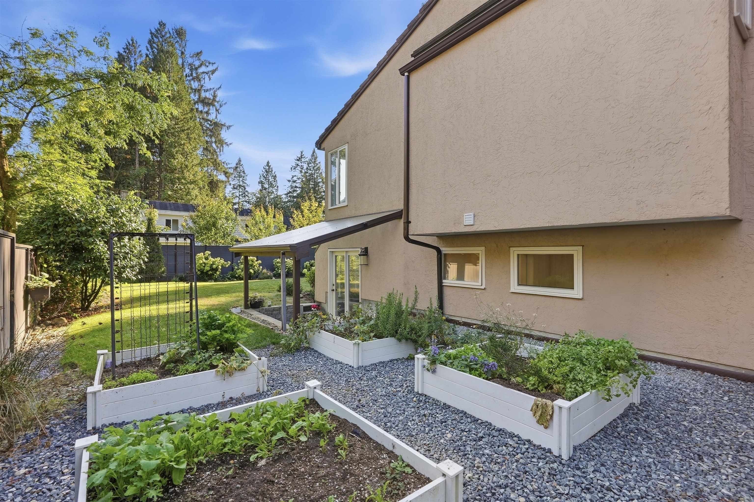 2207 TANAGER PLACE
