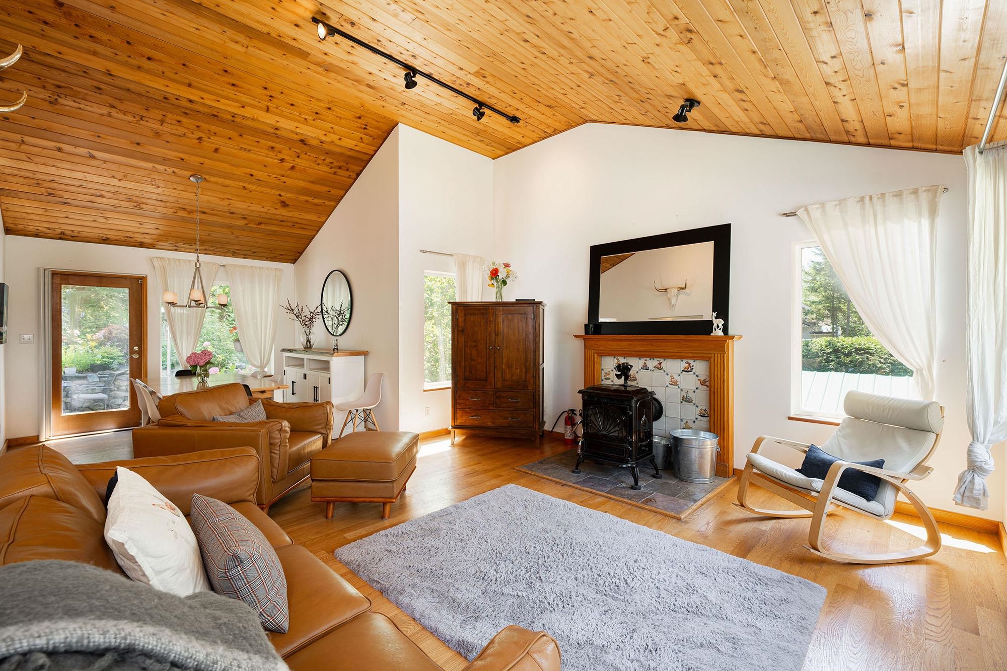 1529 WHITESAILS DRIVE