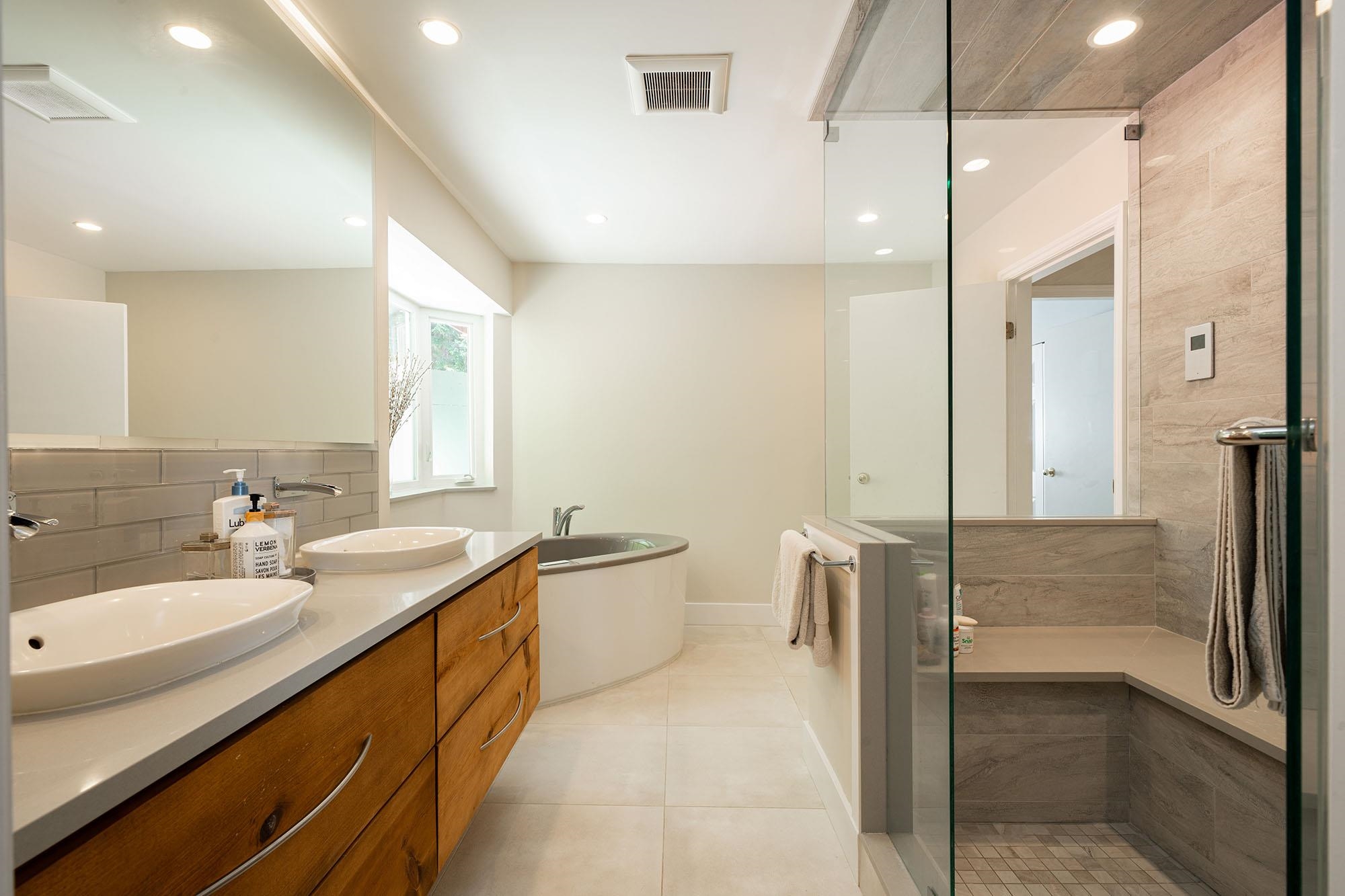 1529 WHITESAILS DRIVE