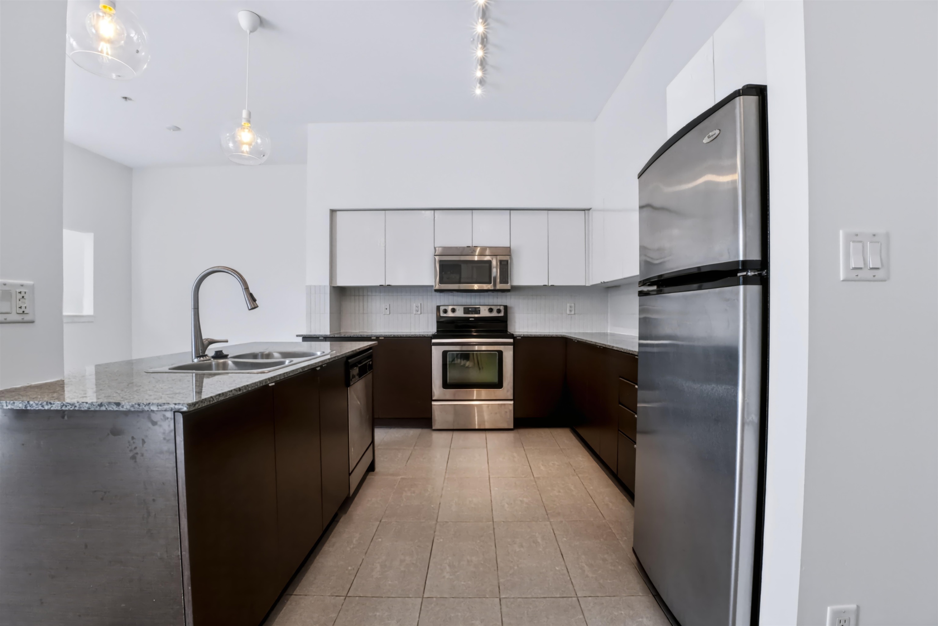 523 13733 107A AVENUE