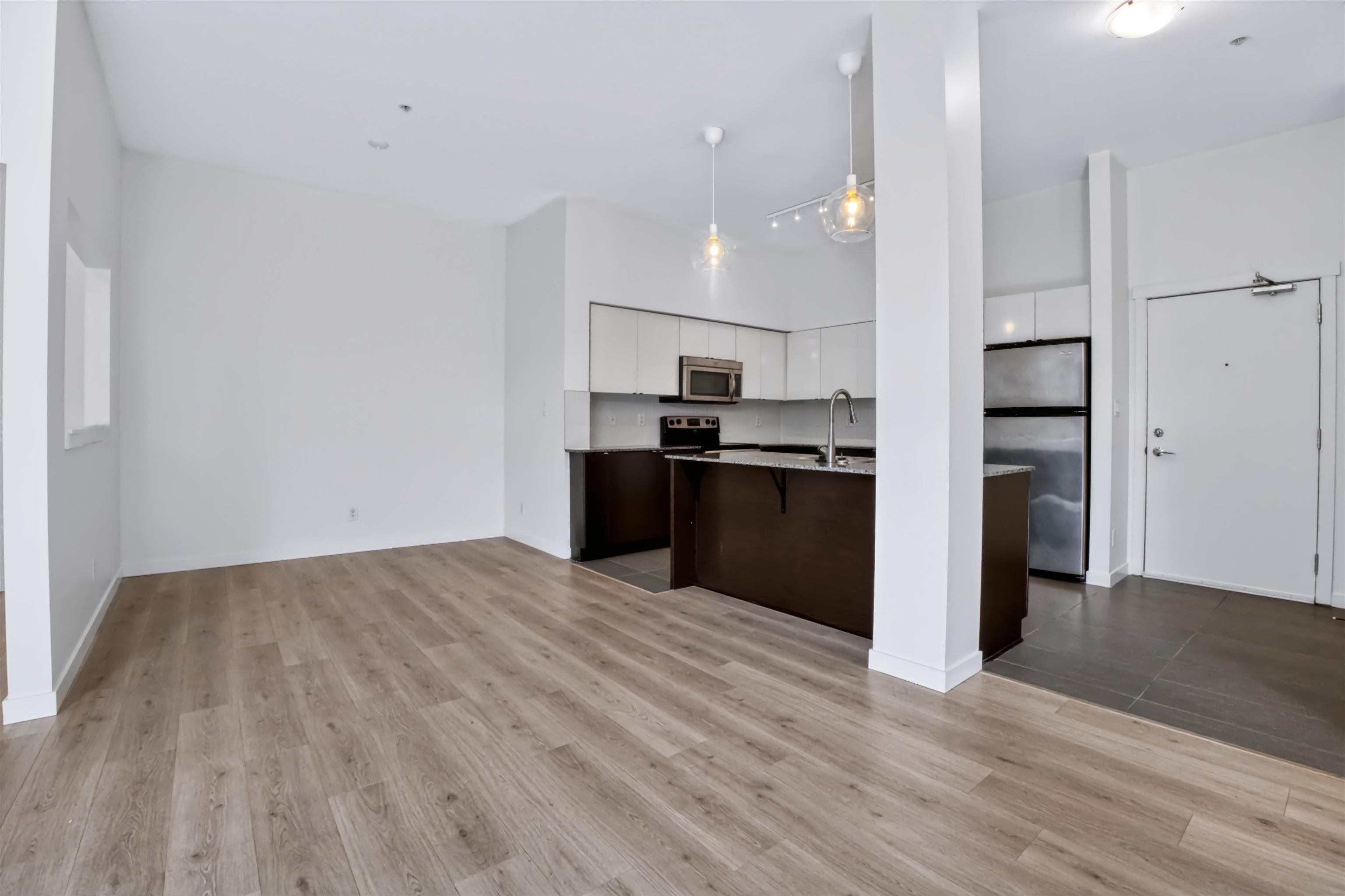 523 13733 107A AVENUE