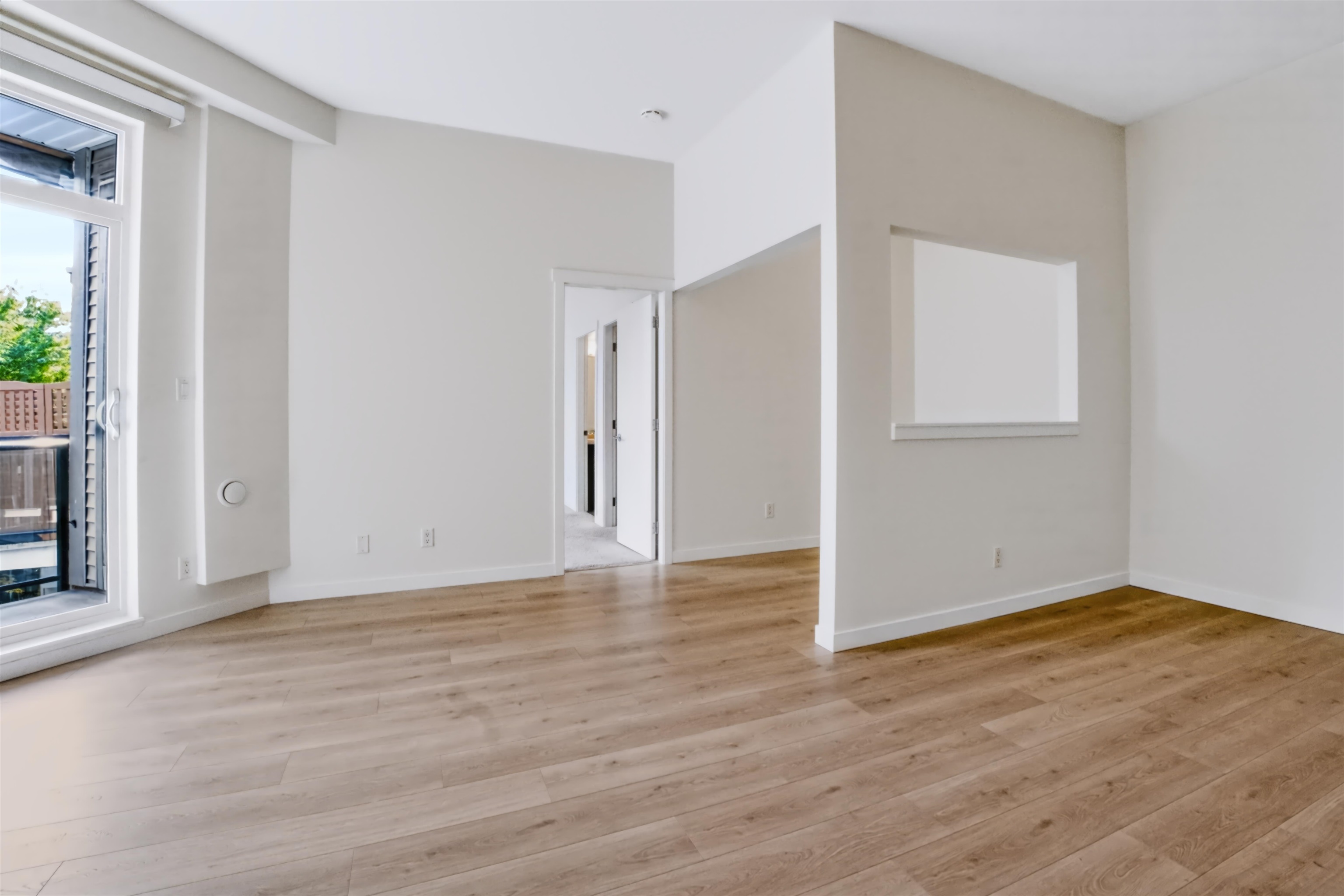 523 13733 107A AVENUE