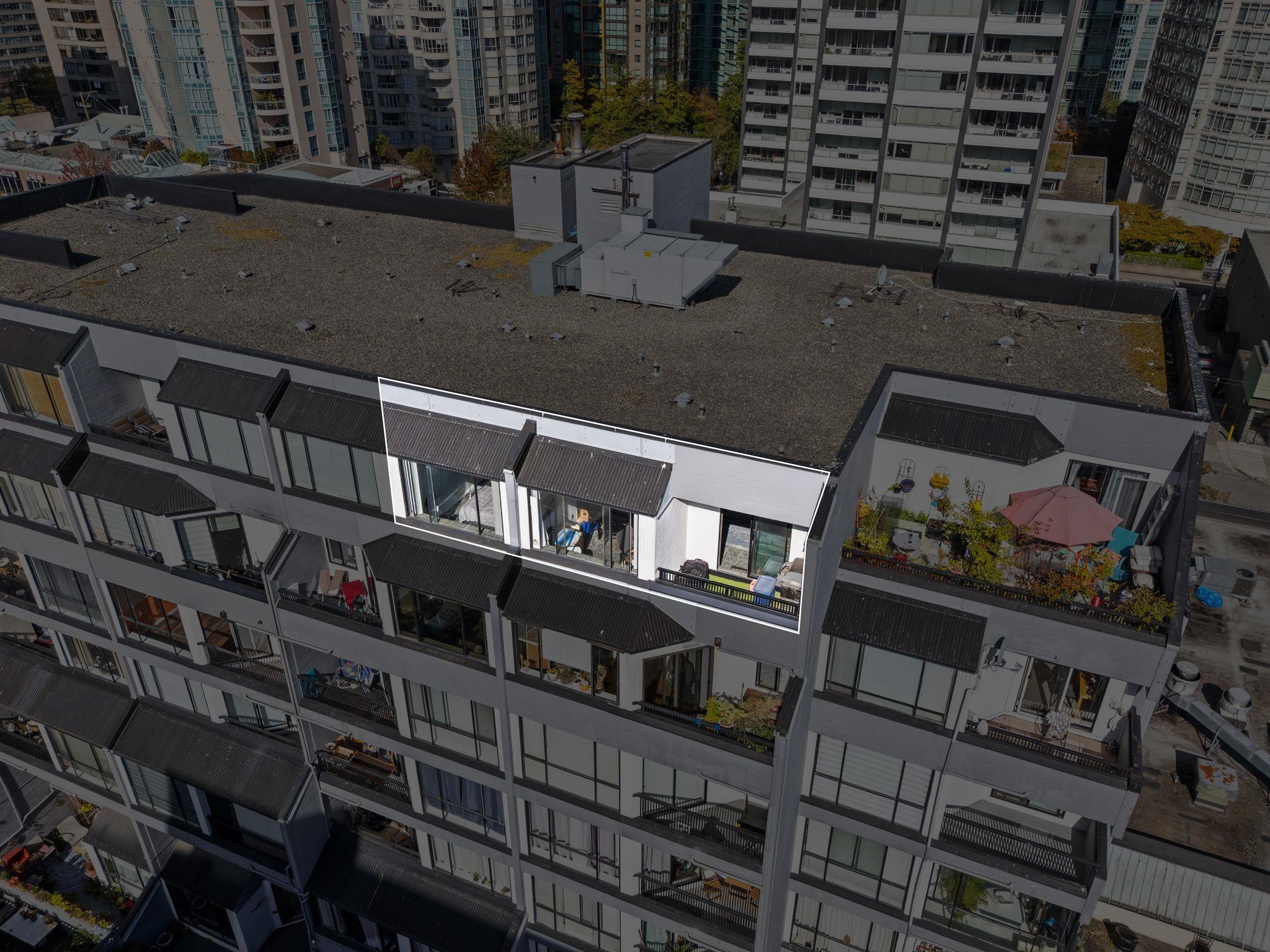 803 1270 ROBSON STREET