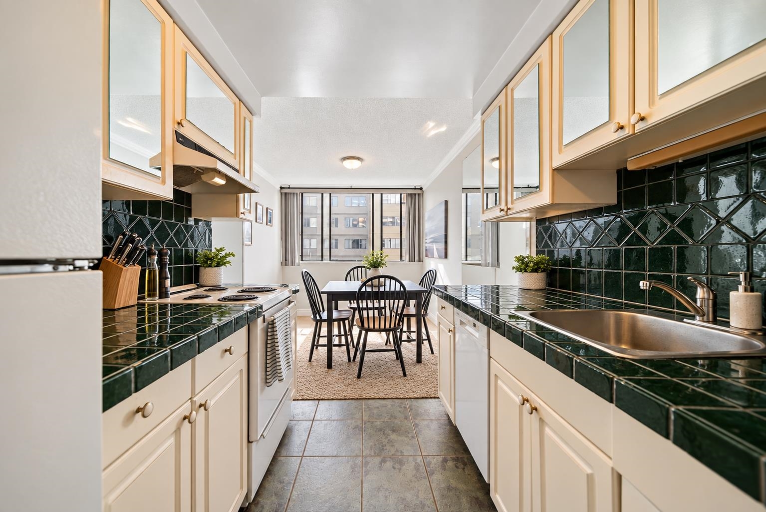 803 1270 ROBSON STREET