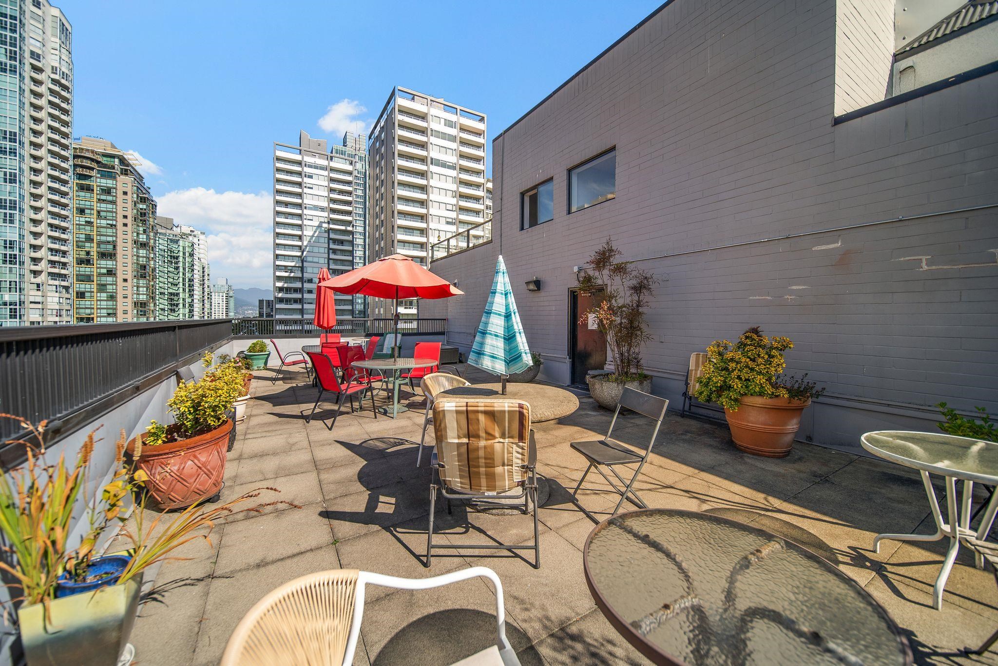 803 1270 ROBSON STREET