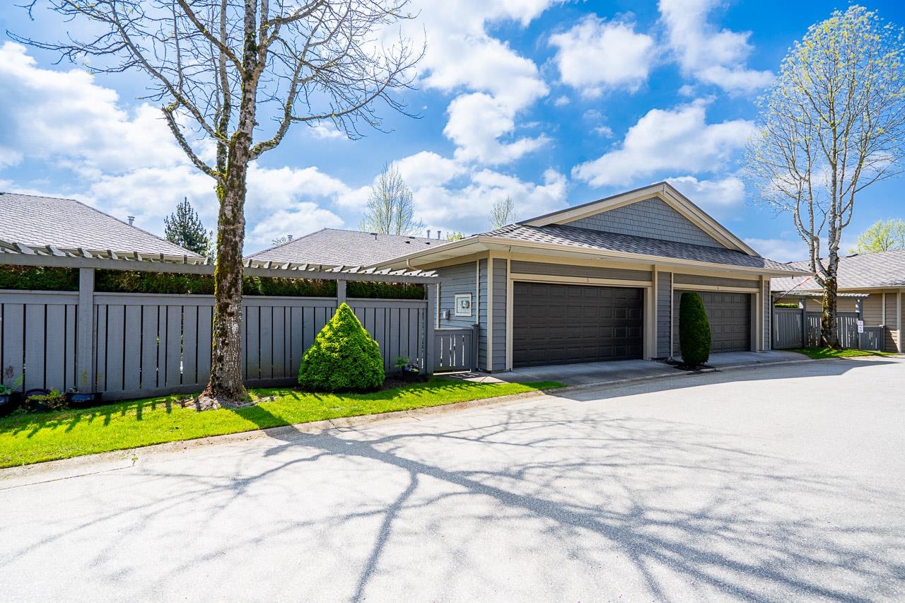 3 15425 ROSEMARY HEIGHTS CRESCENT