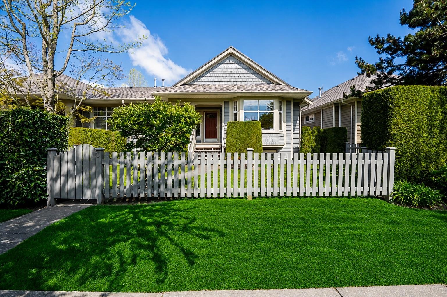 3 15425 ROSEMARY HEIGHTS CRESCENT