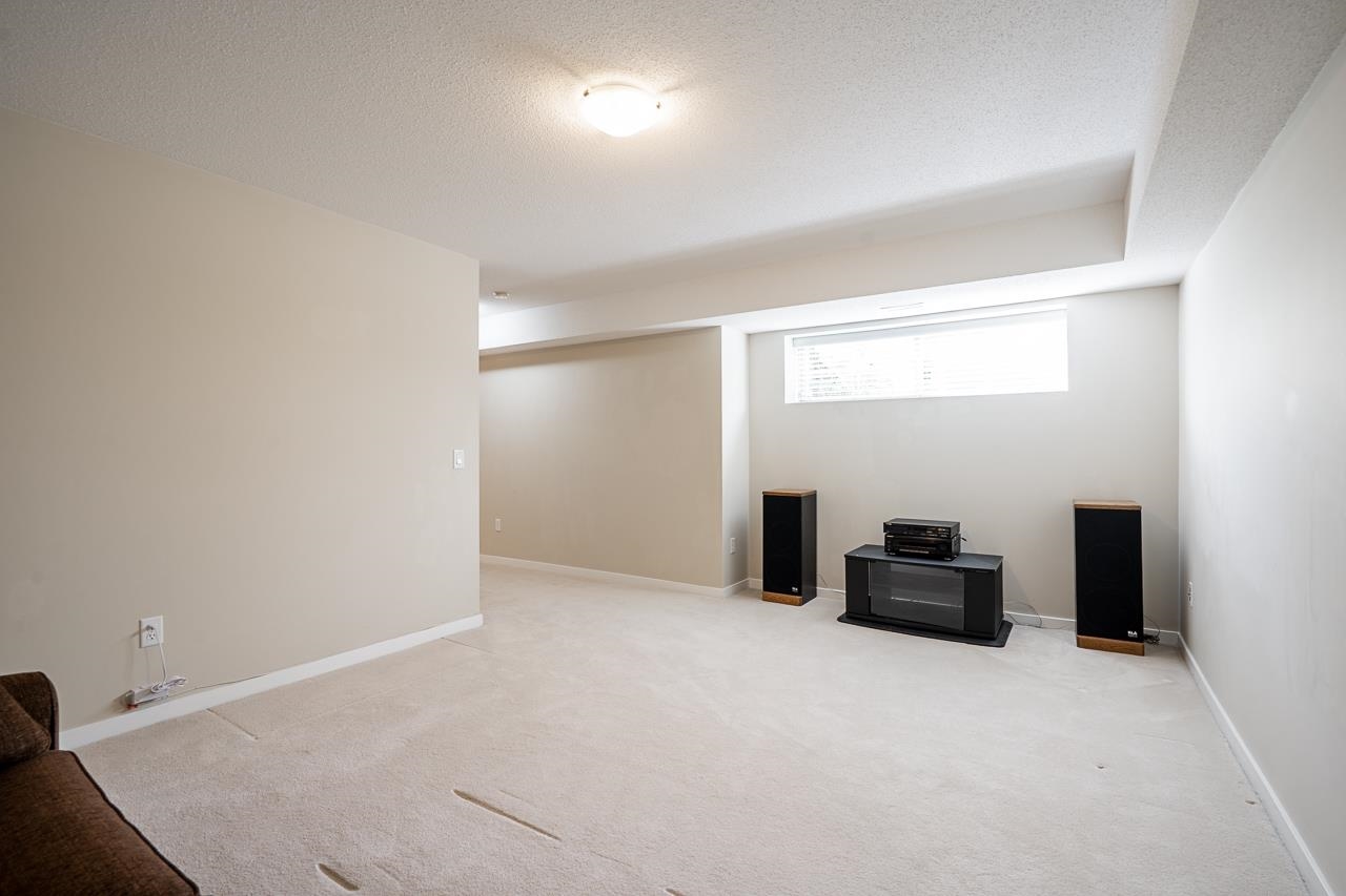 3 15425 ROSEMARY HEIGHTS CRESCENT