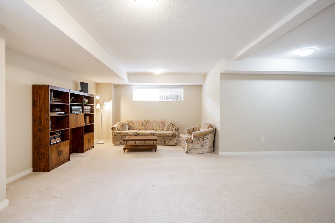 3 15425 ROSEMARY HEIGHTS CRESCENT
