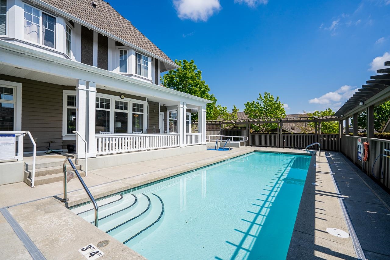 3 15425 ROSEMARY HEIGHTS CRESCENT