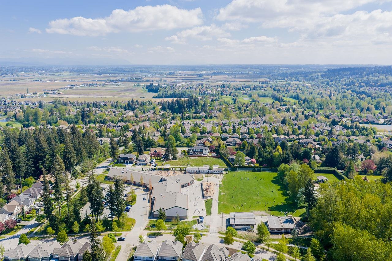 3 15425 ROSEMARY HEIGHTS CRESCENT
