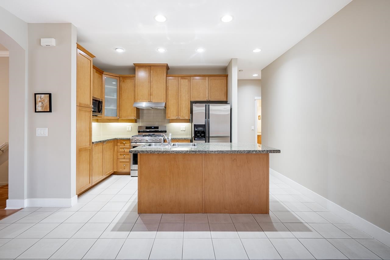 3 15425 ROSEMARY HEIGHTS CRESCENT