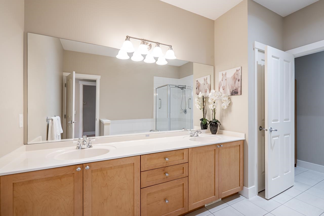 3 15425 ROSEMARY HEIGHTS CRESCENT