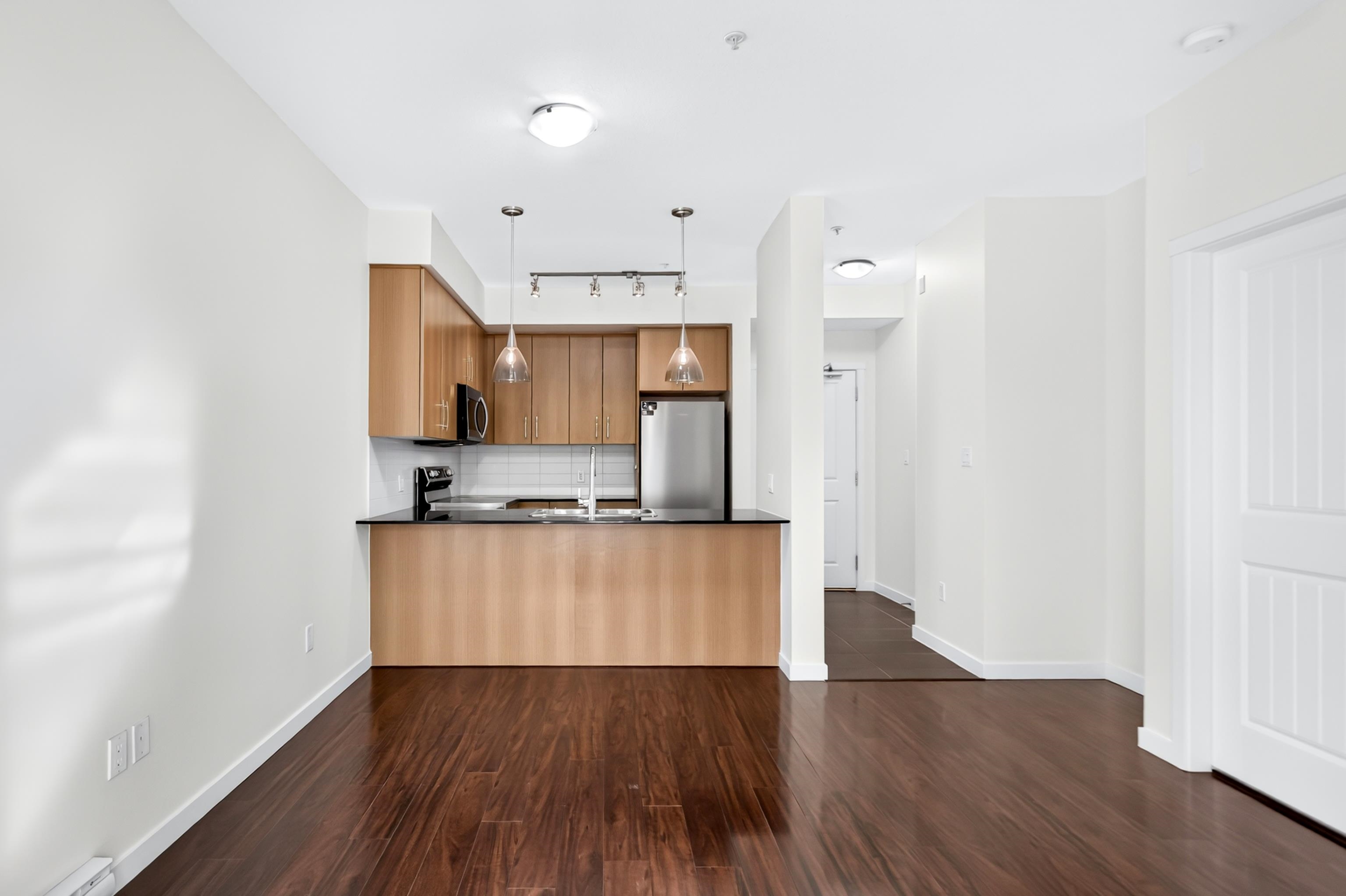 210 22290 NORTH AVENUE