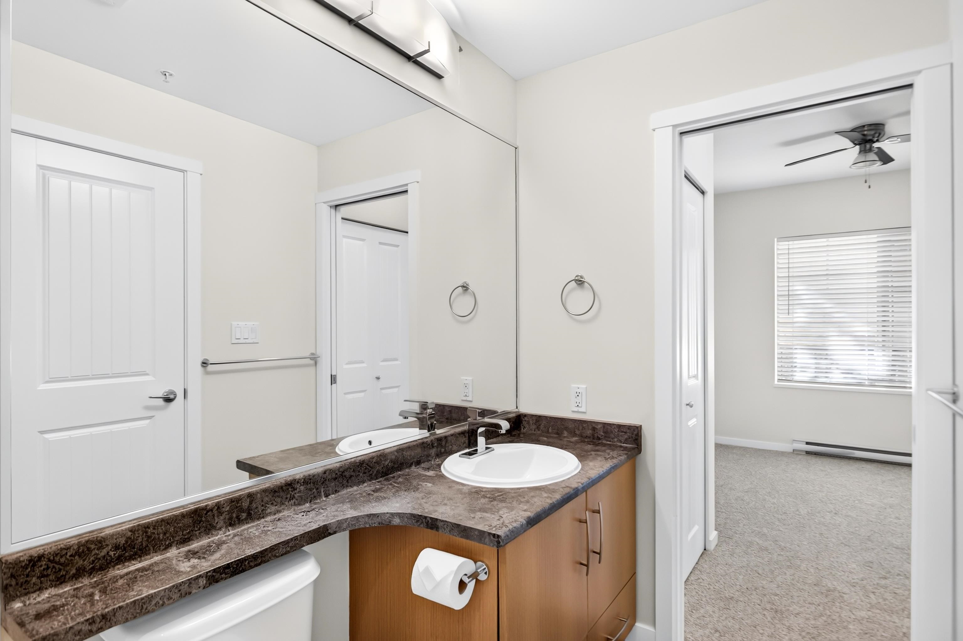 210 22290 NORTH AVENUE