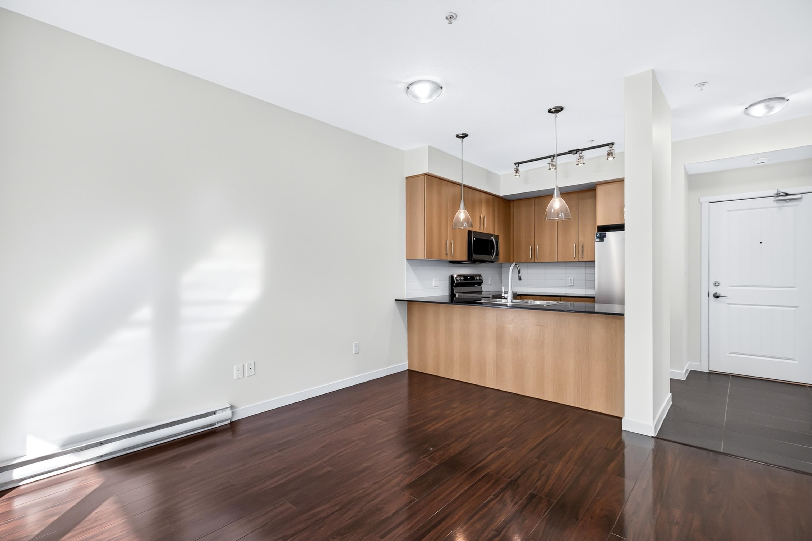 210 22290 NORTH AVENUE