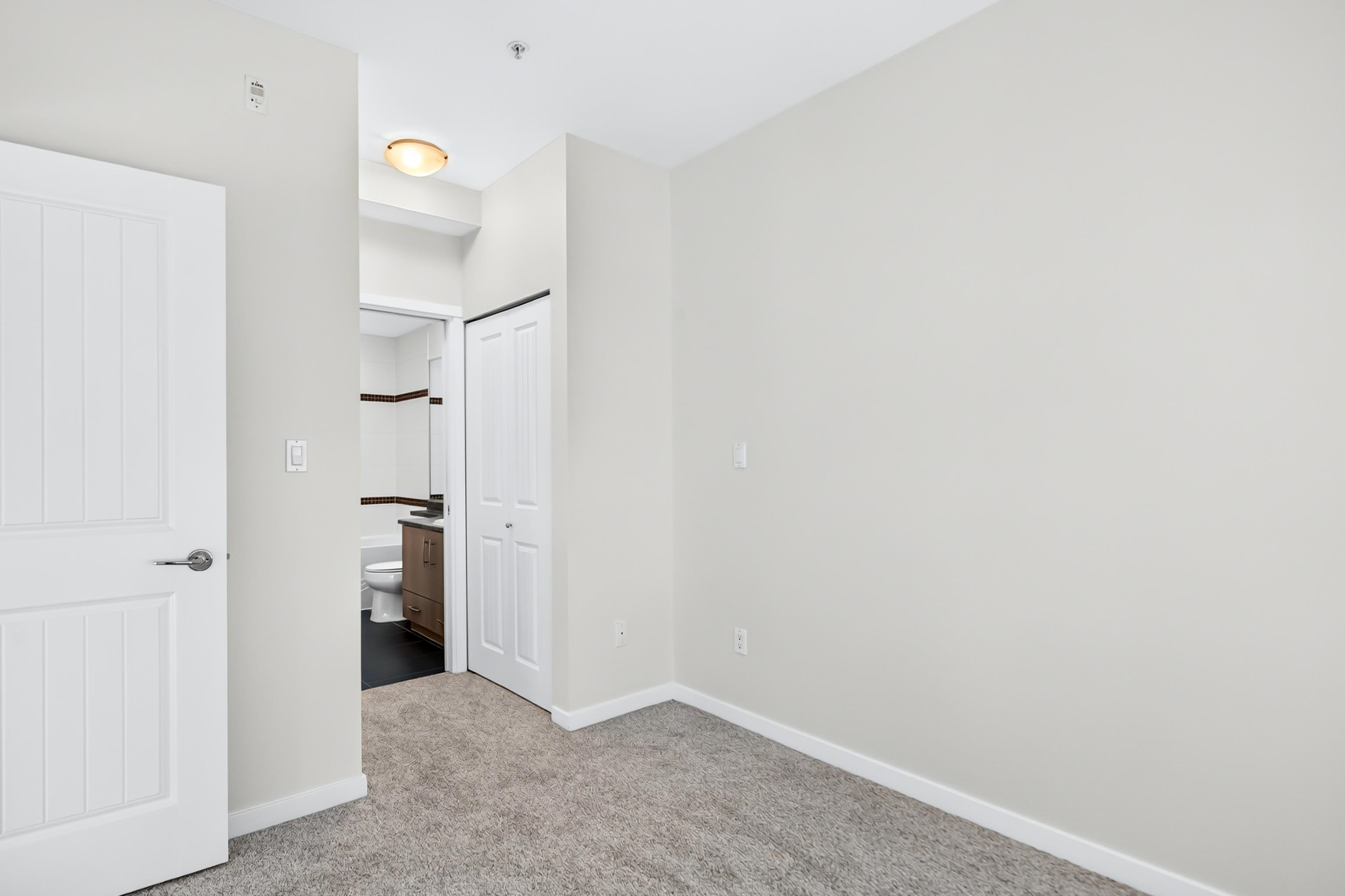 210 22290 NORTH AVENUE