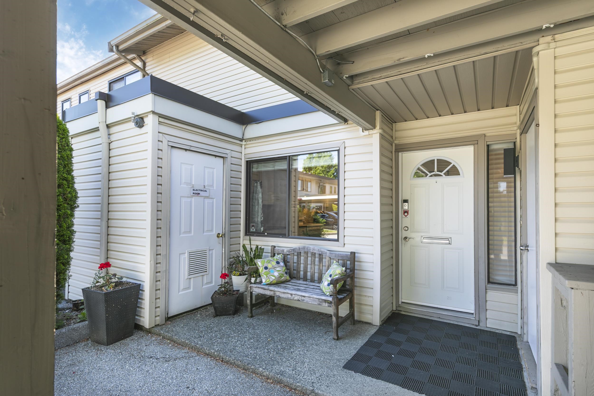 3 9080 PARKSVILLE DRIVE