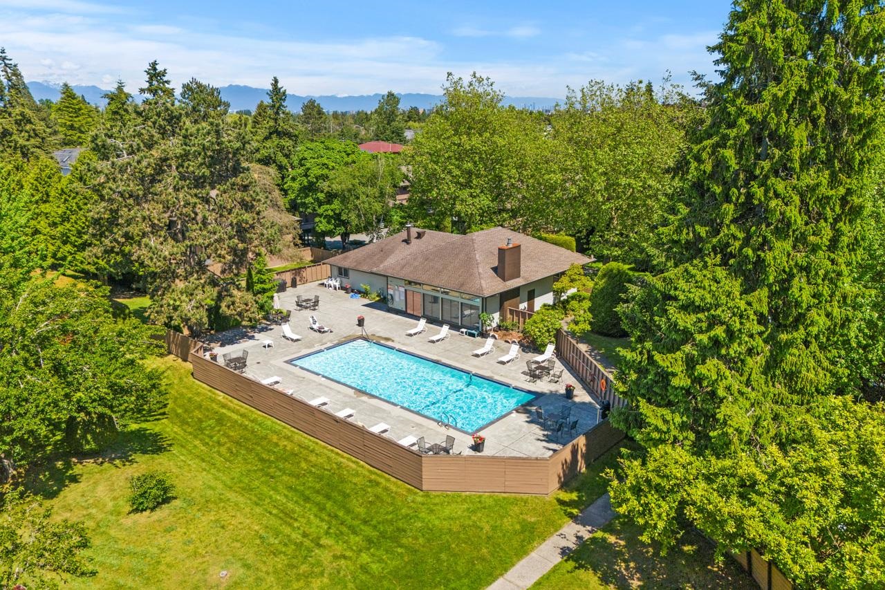 3 9080 PARKSVILLE DRIVE