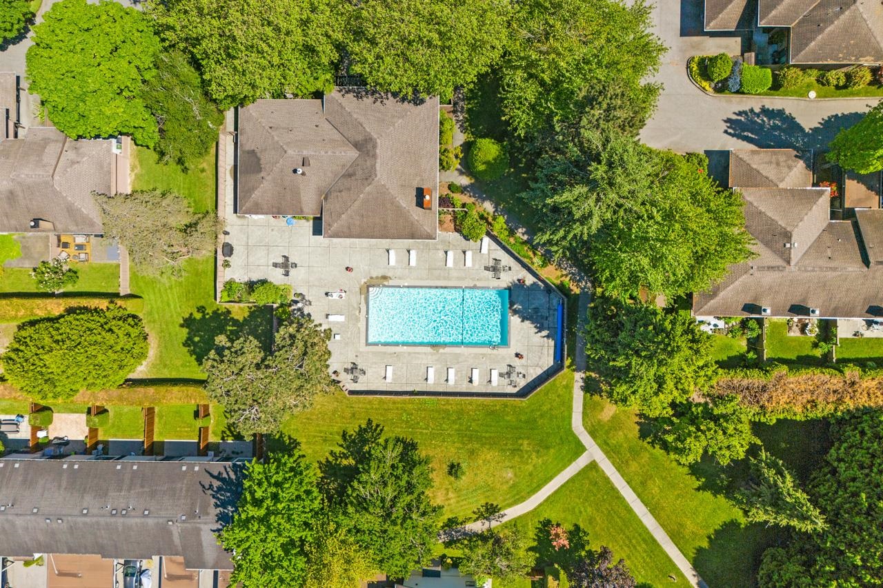 3 9080 PARKSVILLE DRIVE