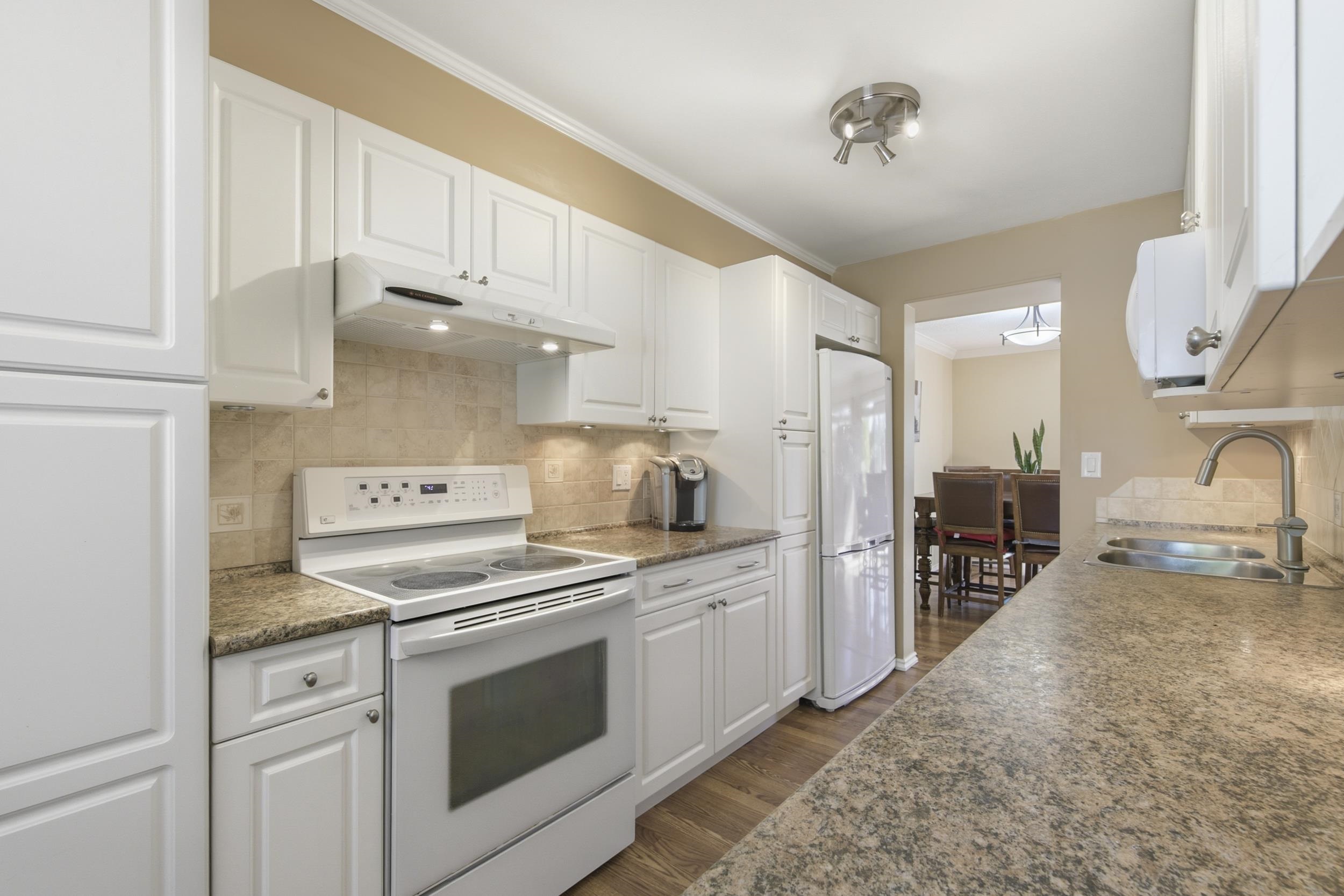 3 9080 PARKSVILLE DRIVE