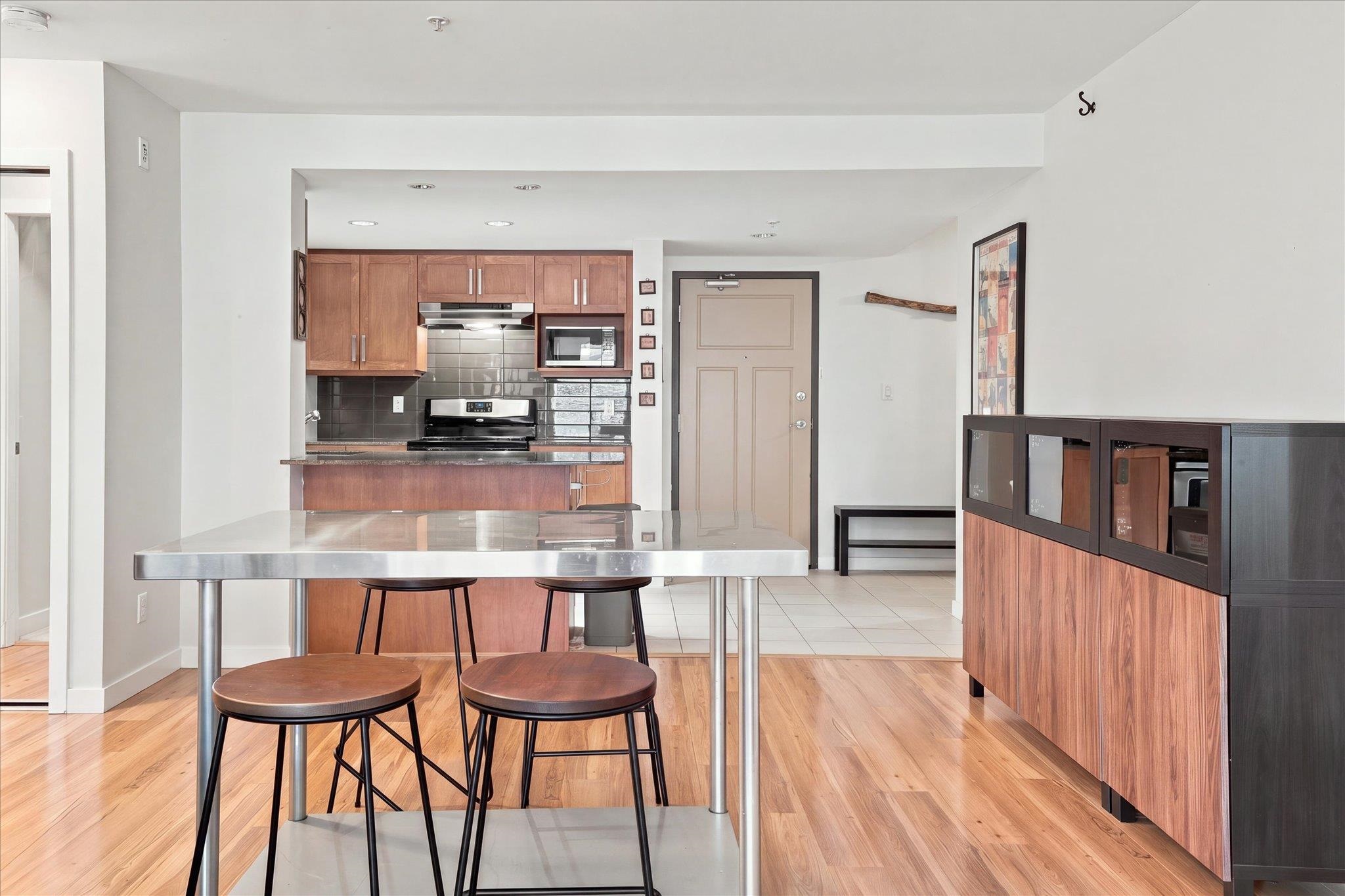 207 1212 MAIN STREET