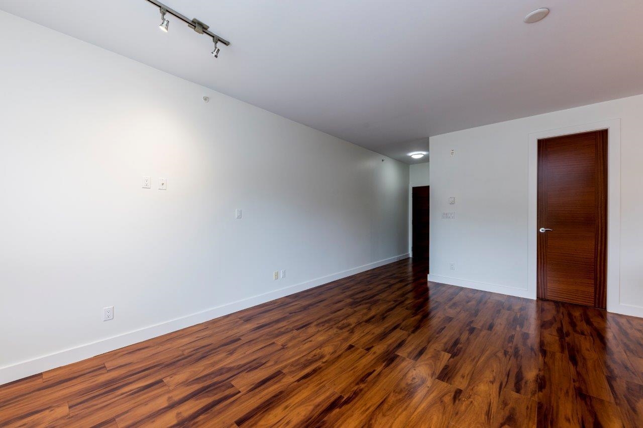402 2138 OLD DOLLARTON ROAD