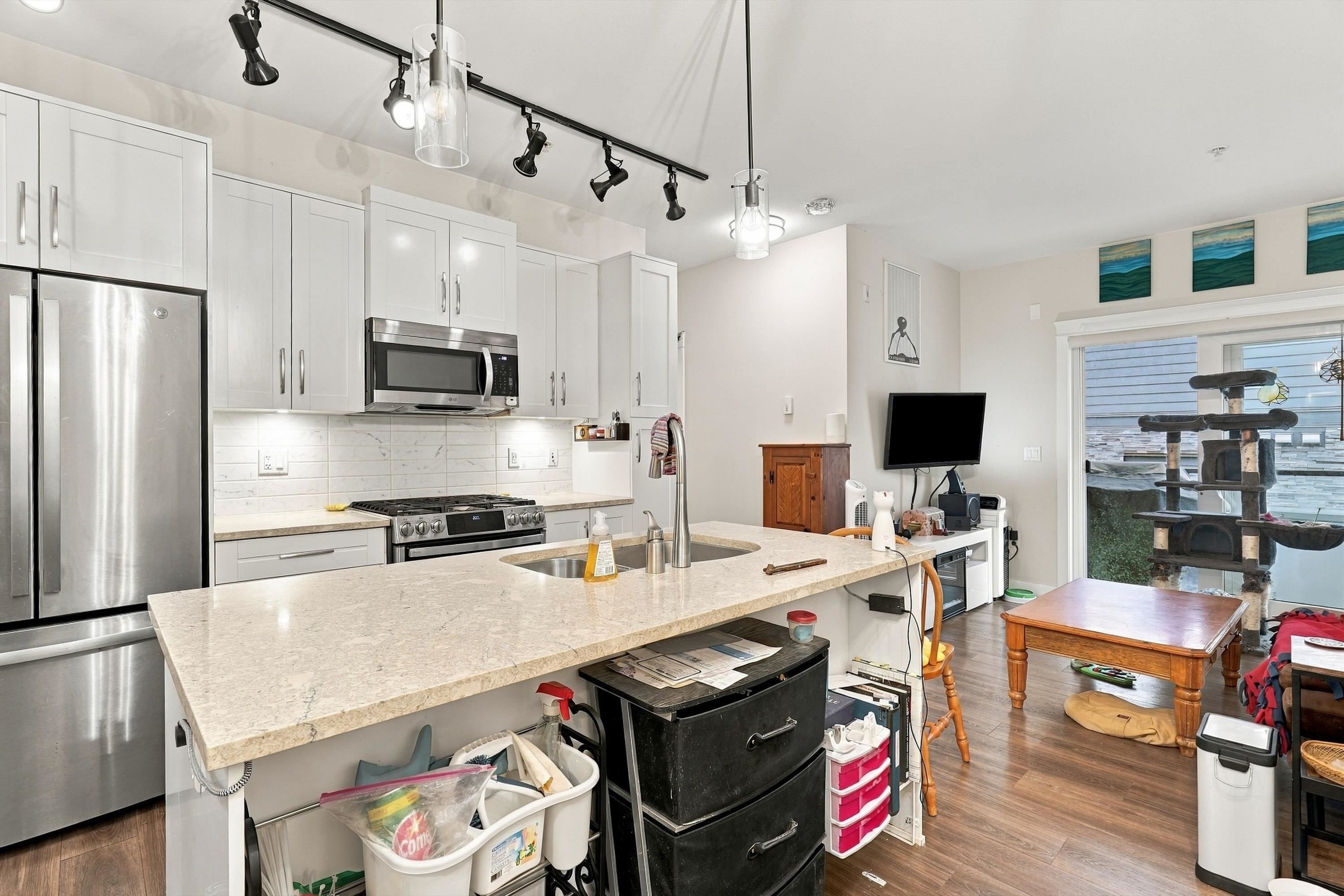 302 11077 RAVINE ROAD