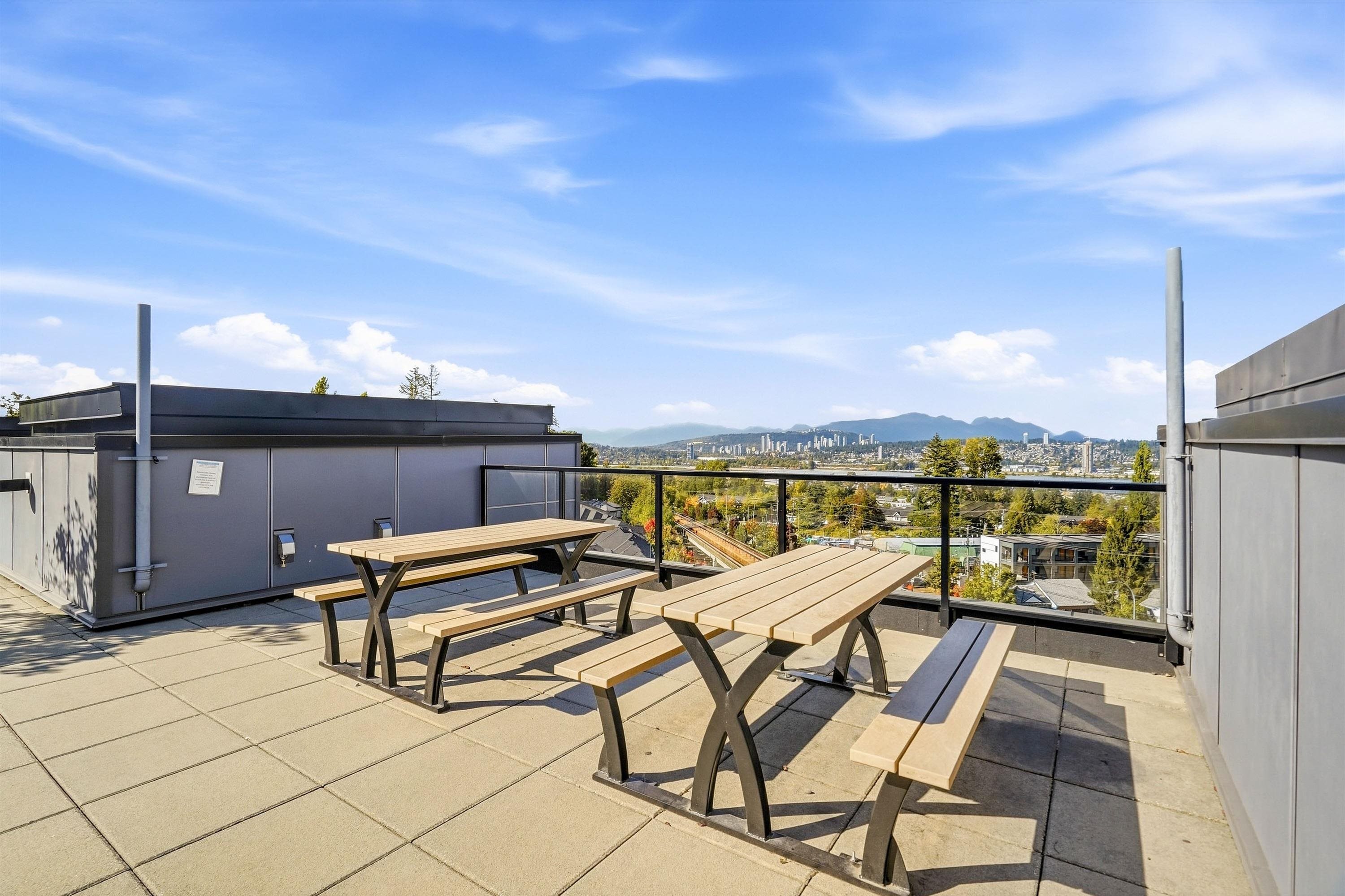 302 11077 RAVINE ROAD