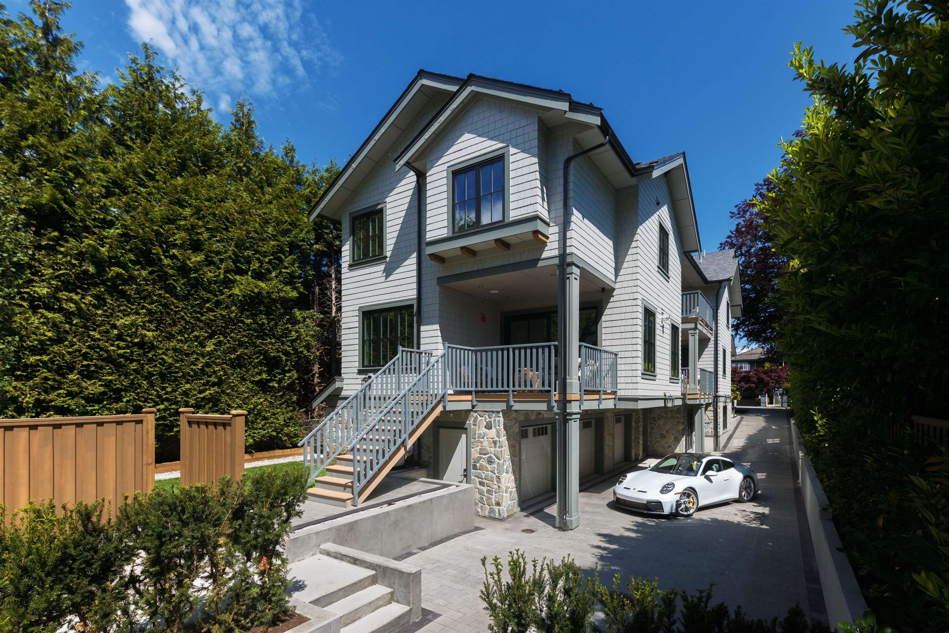 5593 MACKENZIE STREET