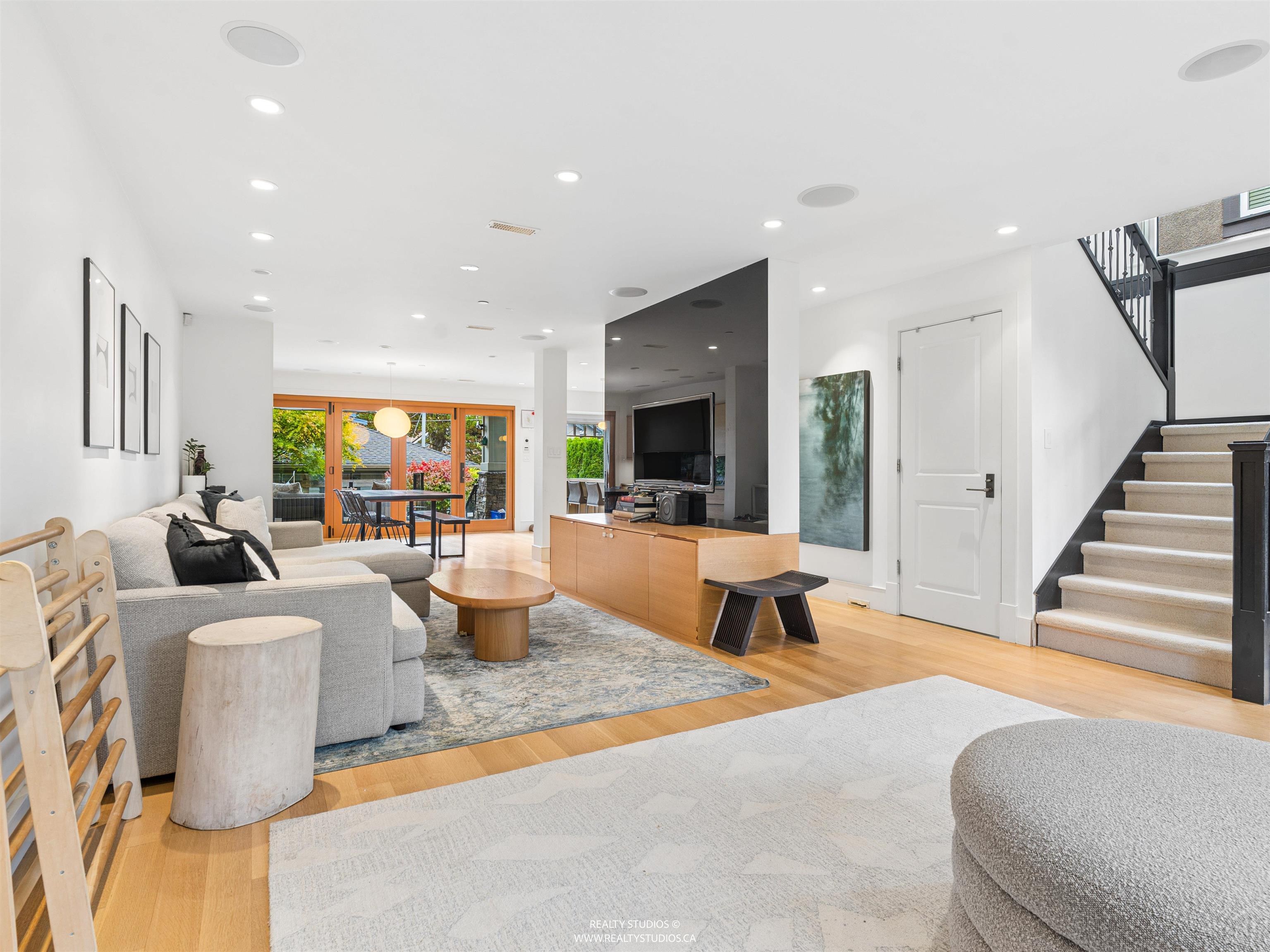917 W 20TH AVENUE