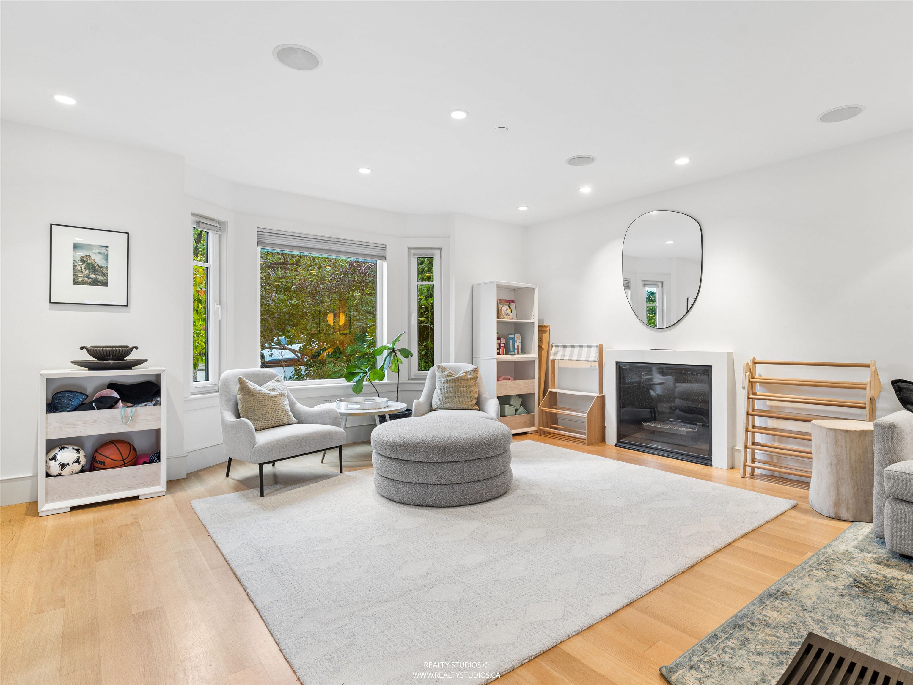 917 W 20TH AVENUE