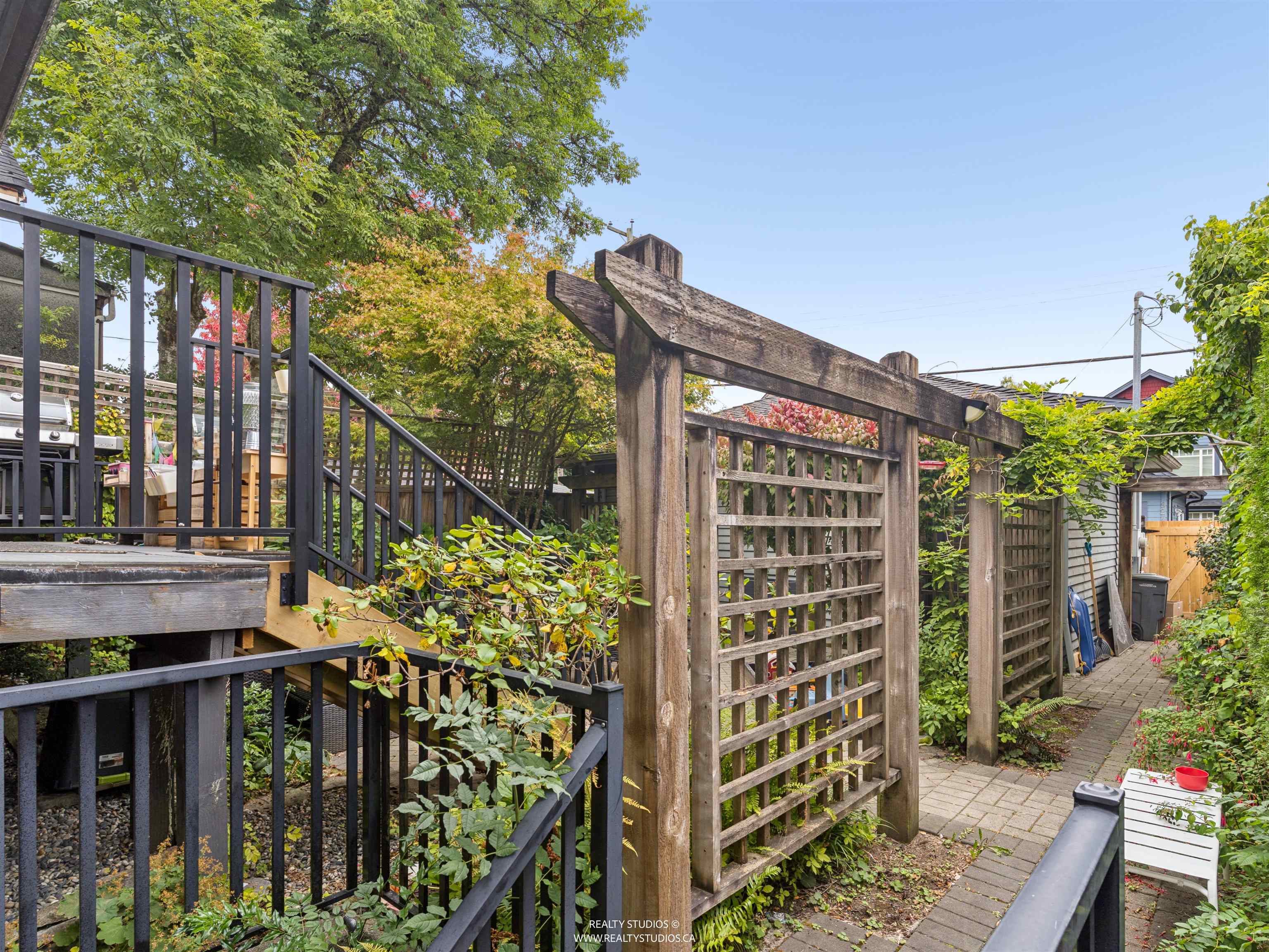 917 W 20TH AVENUE