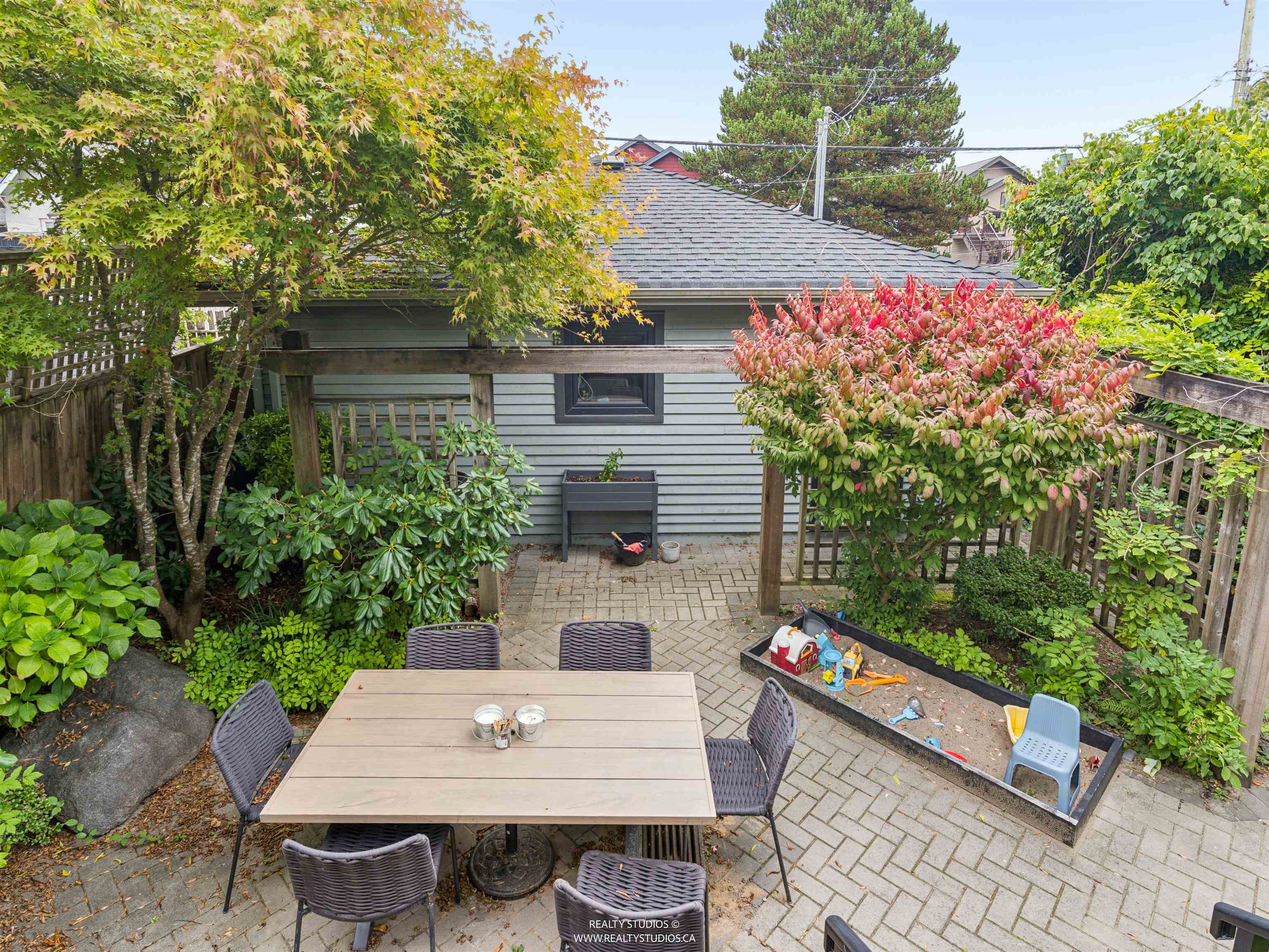917 W 20TH AVENUE