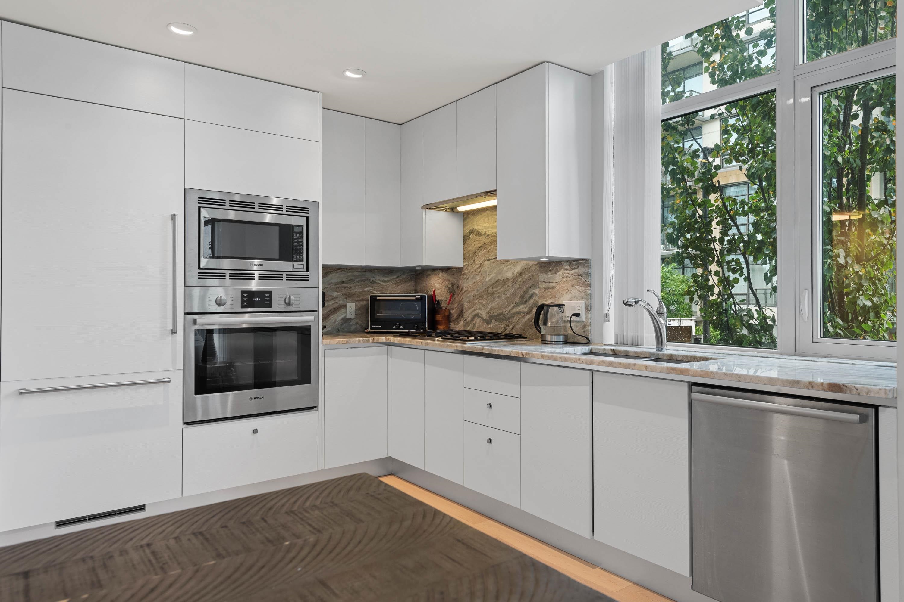 211 185 VICTORY SHIP WAY