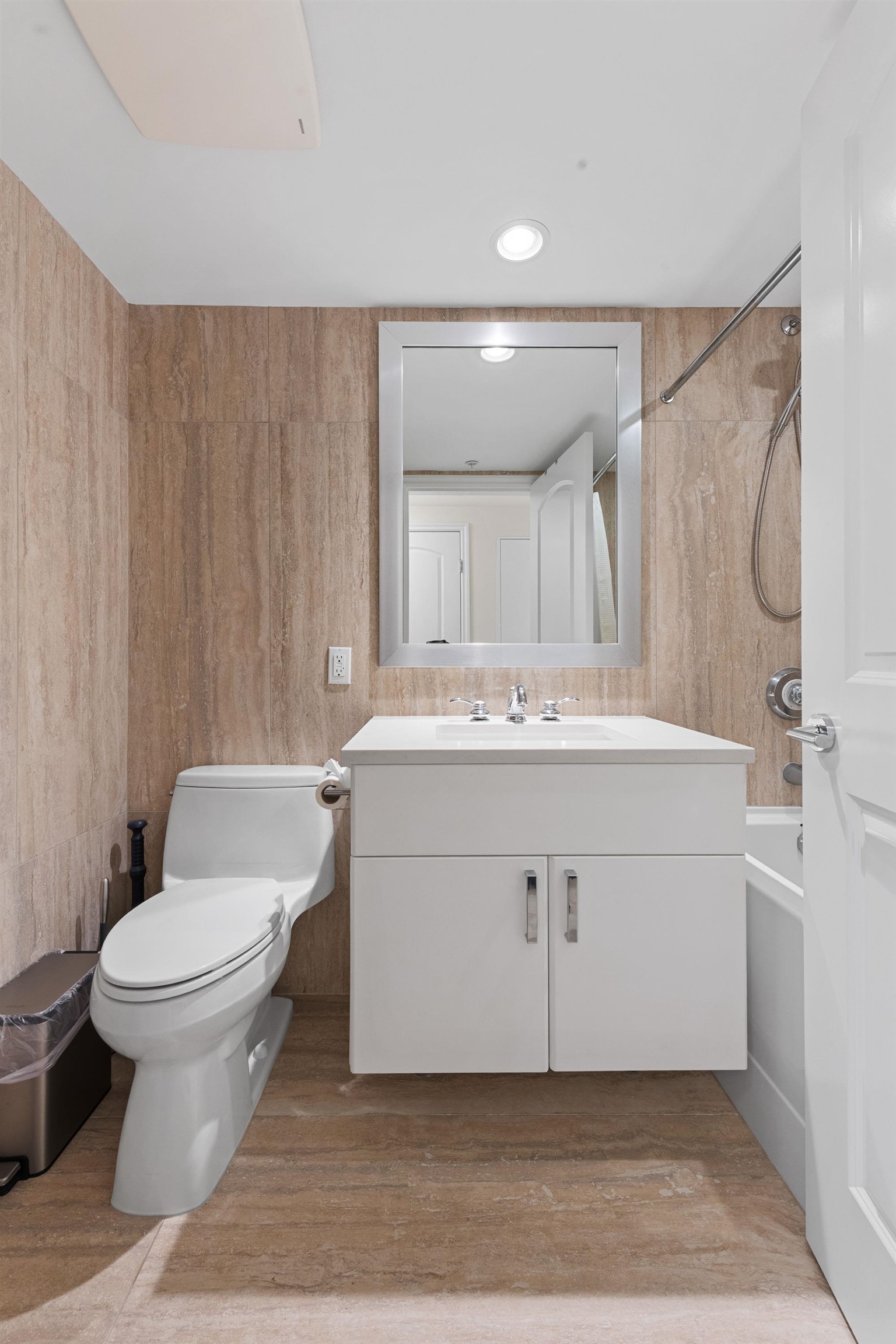 211 185 VICTORY SHIP WAY