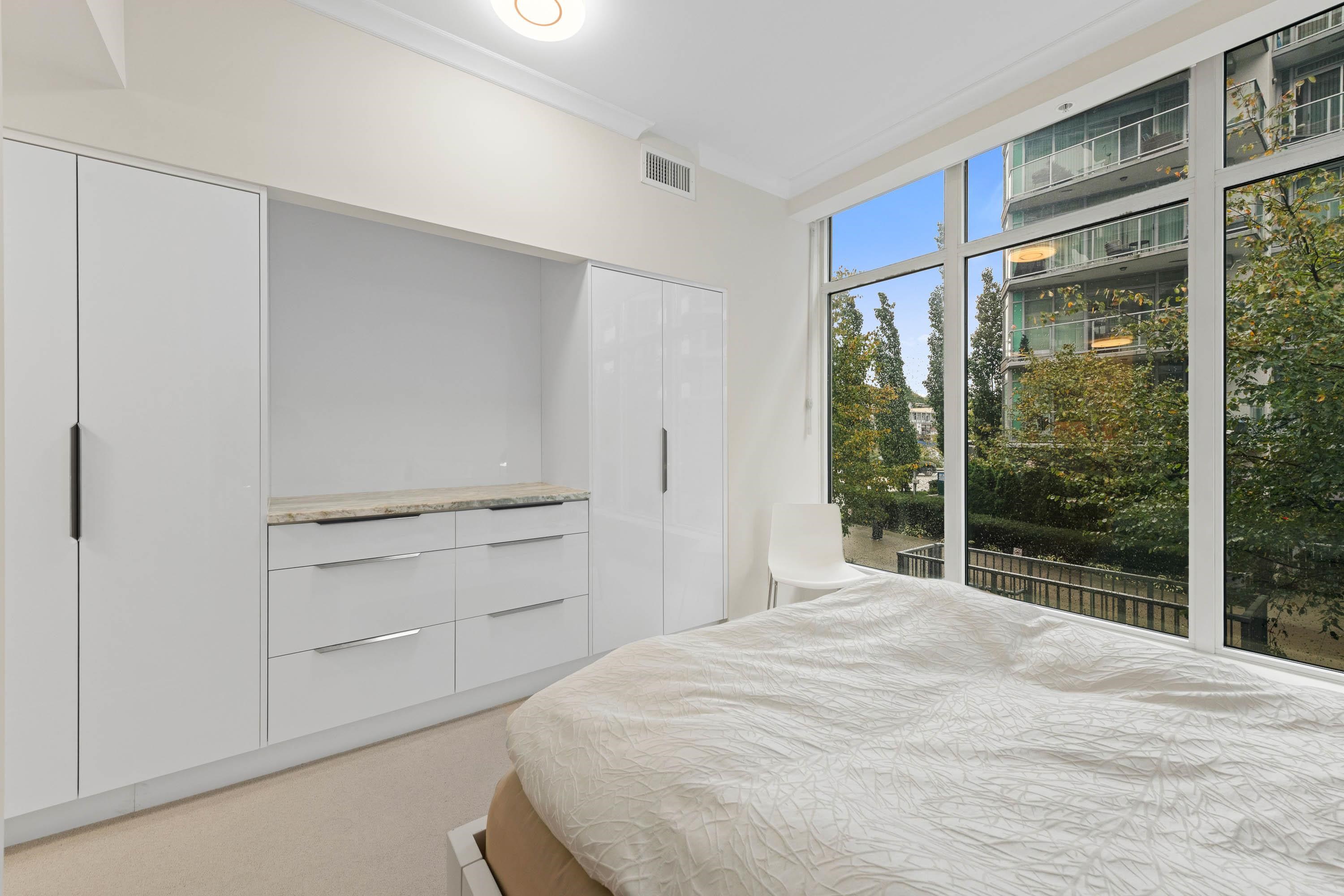 211 185 VICTORY SHIP WAY