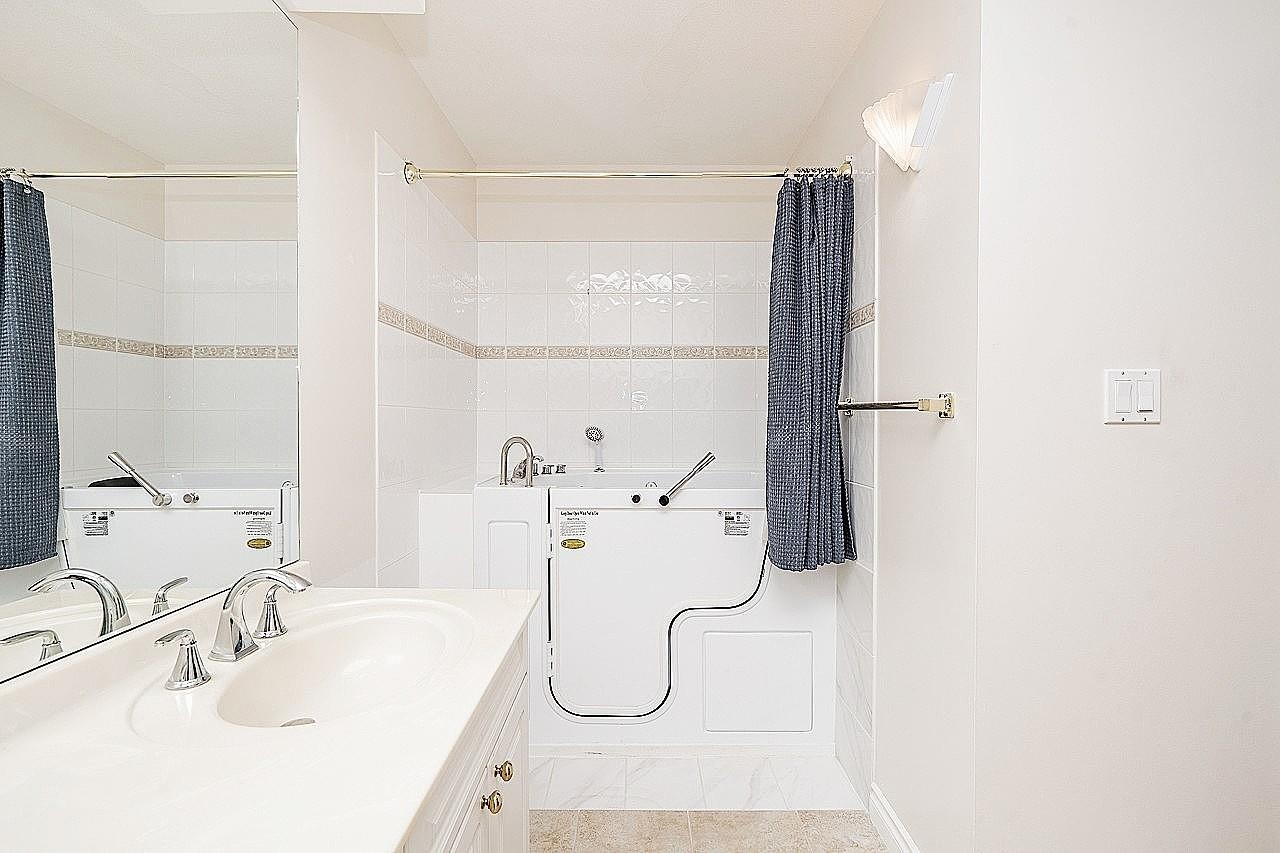 312 3098 GUILDFORD WAY