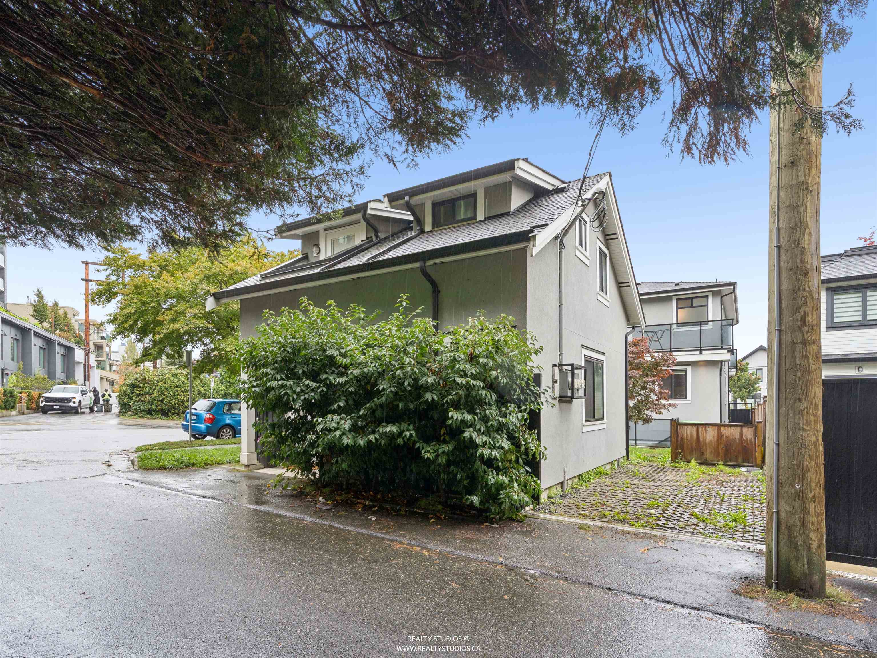 797 E 18TH AVENUE