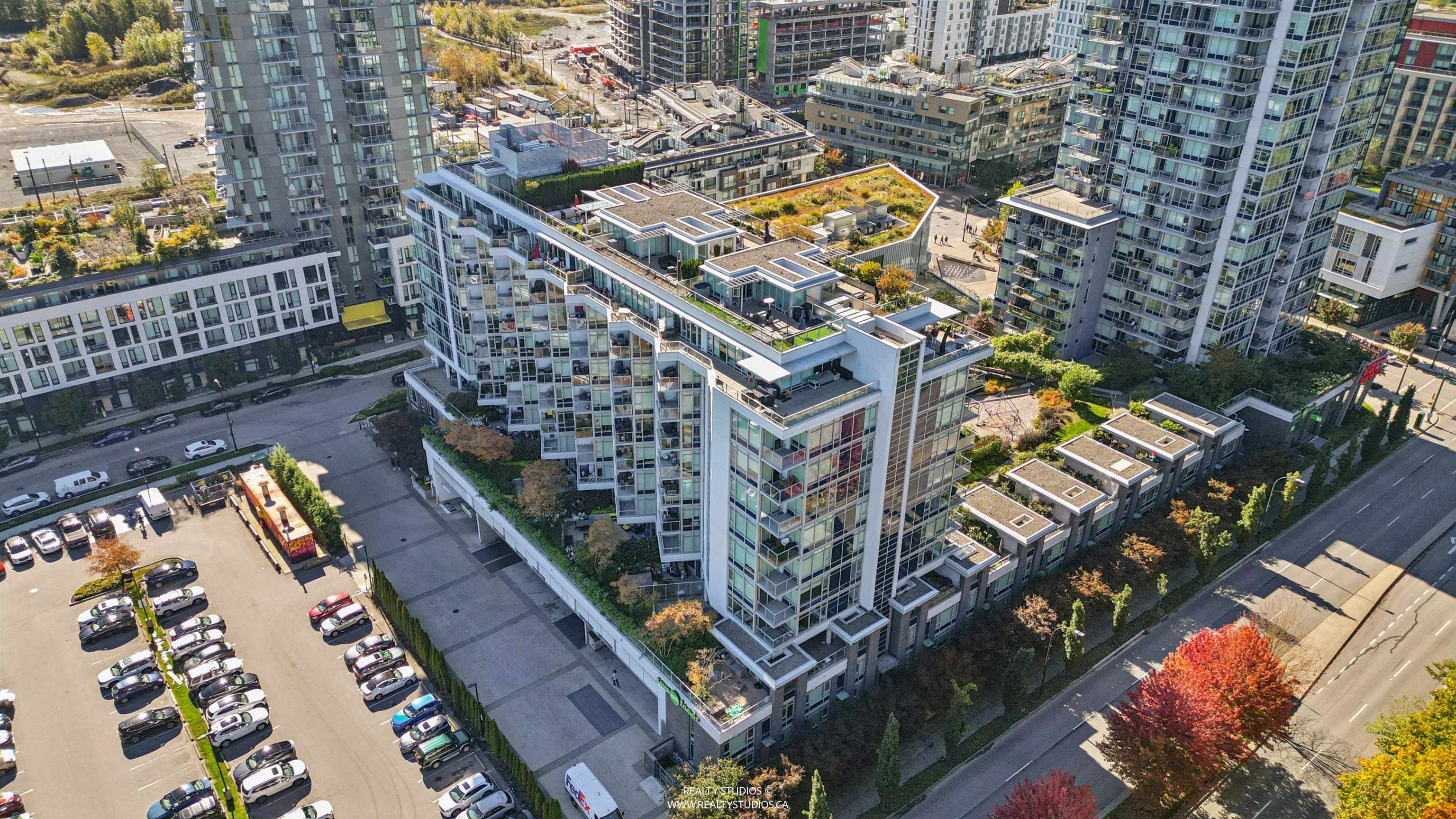 701 3557 SAWMILL CRESCENT