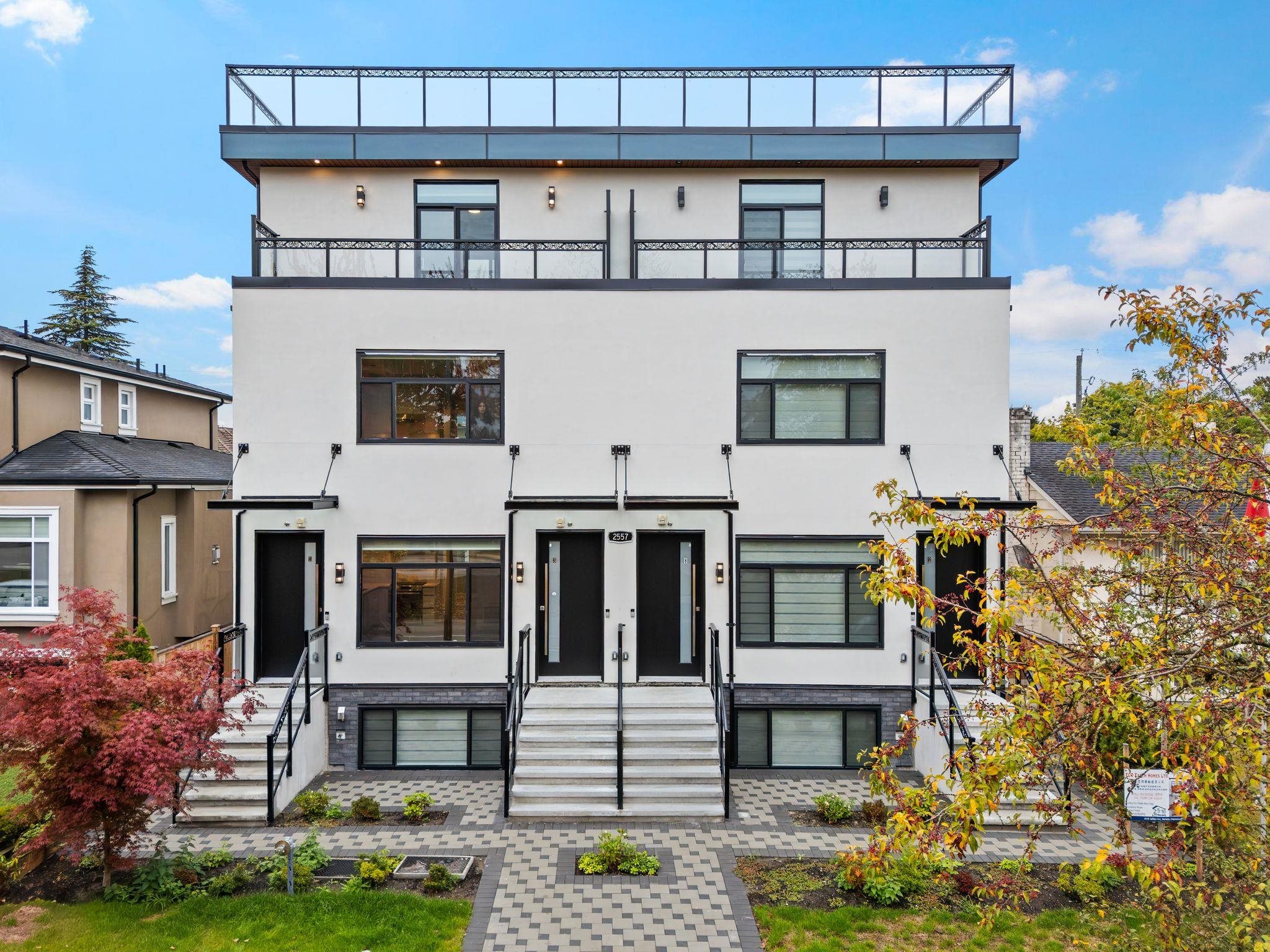 1 2557 W KING EDWARD STREET