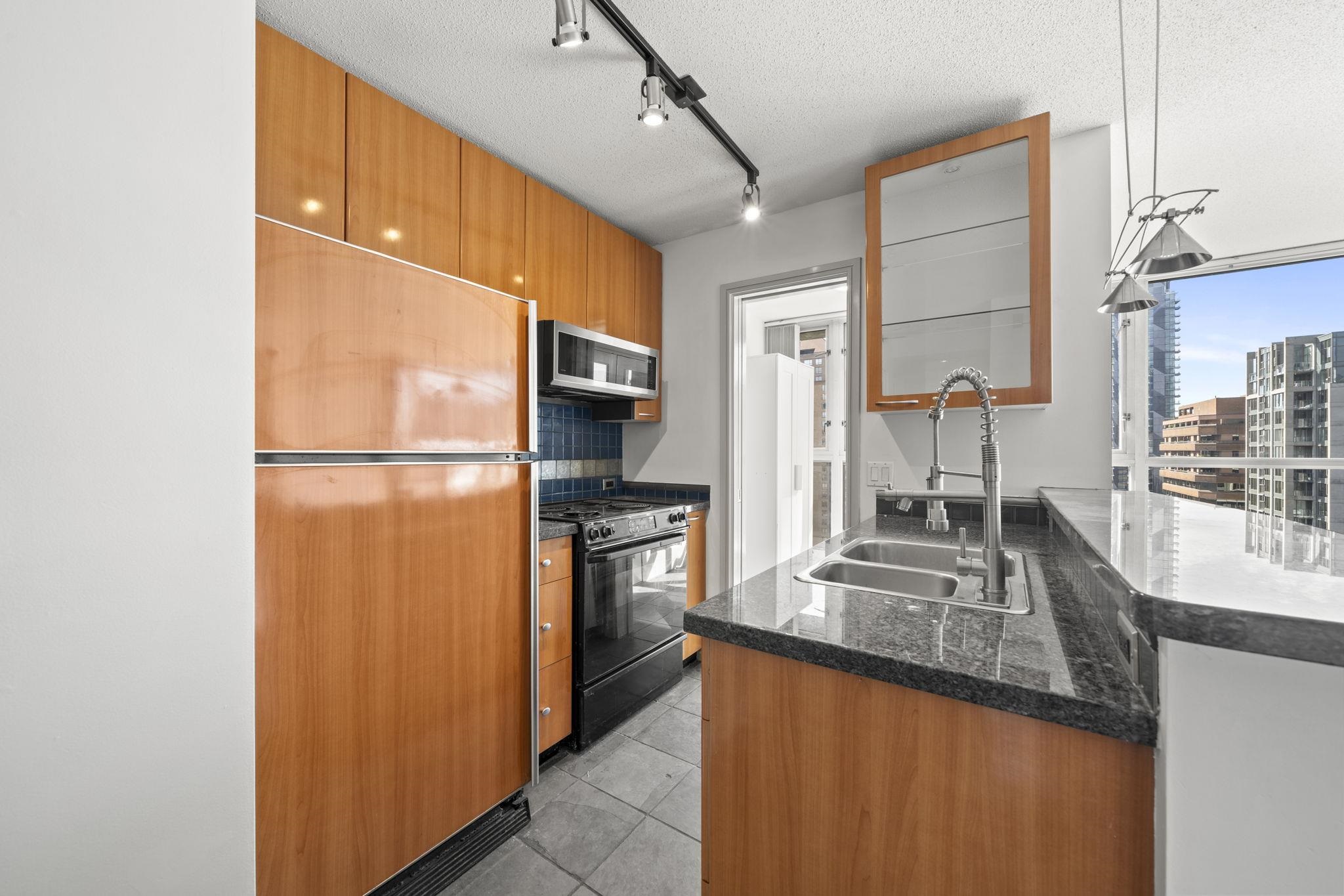 1807 1068 HORNBY STREET