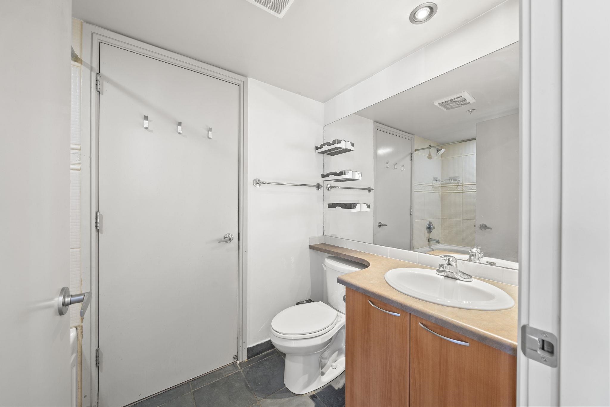 1807 1068 HORNBY STREET