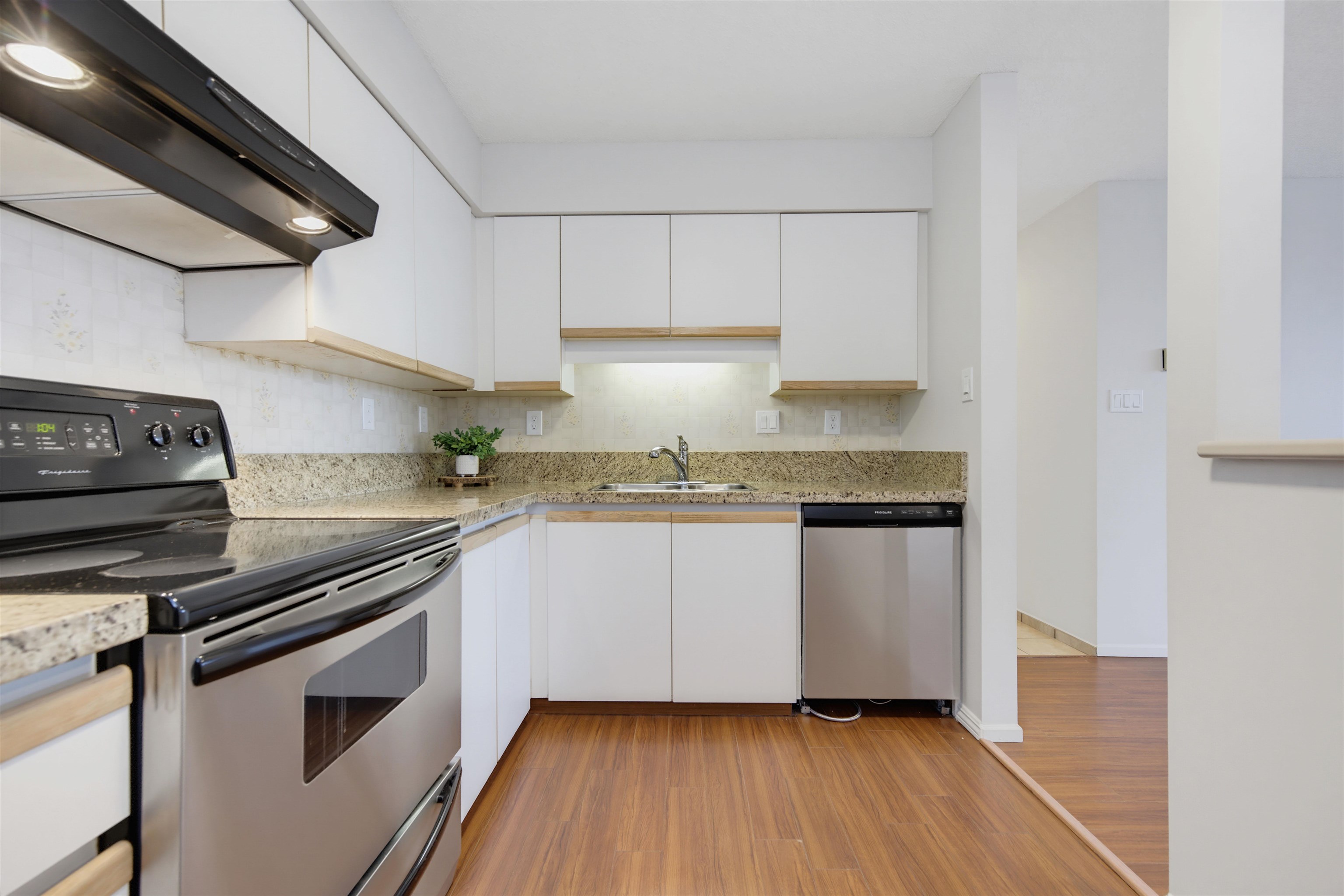 905 11910 80 AVENUE