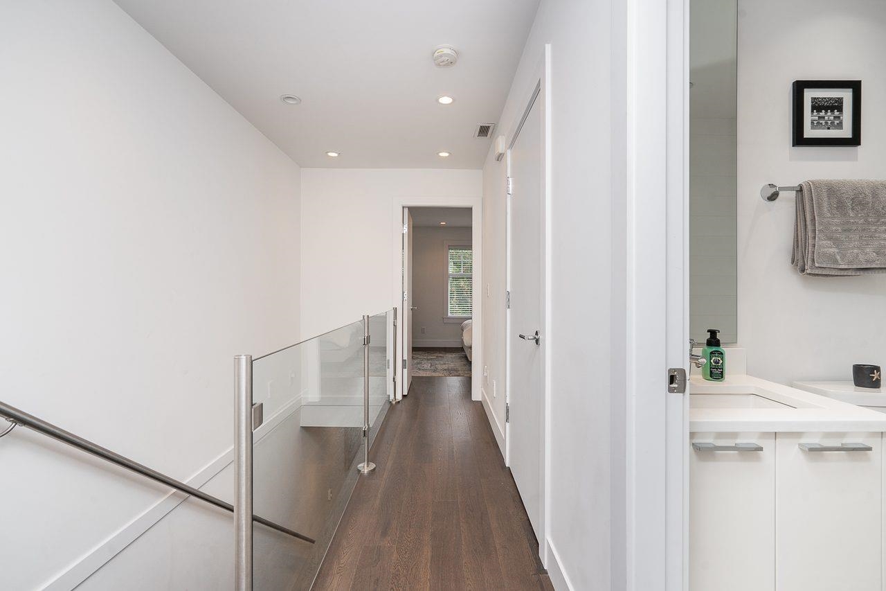 920 W 15TH AVENUE